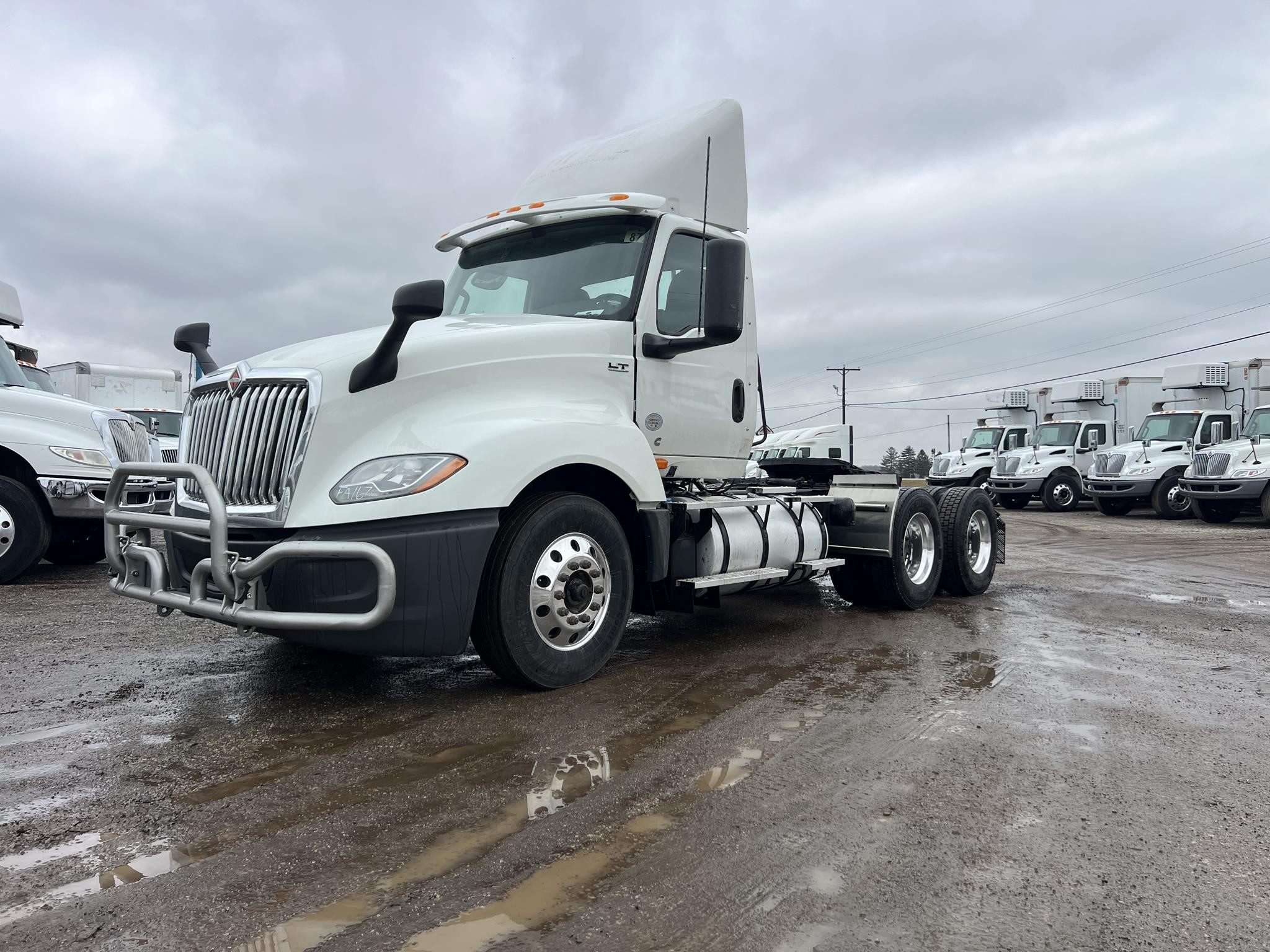 2021 INTERNATIONAL LT 2021 INTERNATIONAL LT - image 1 of 3