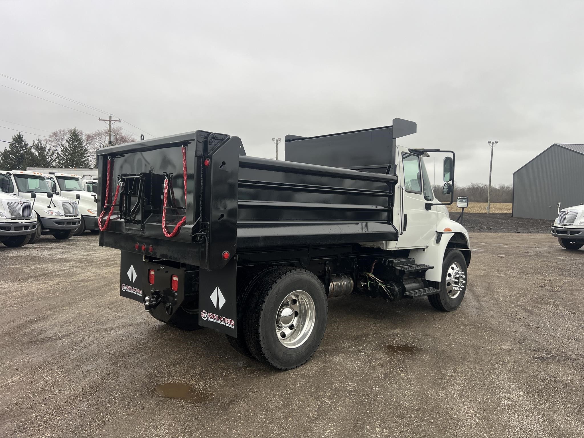 2018 INTERNATIONAL DURASTAR 4300 2018 INTERNATIONAL DURASTAR 4300 - image 3 of 6