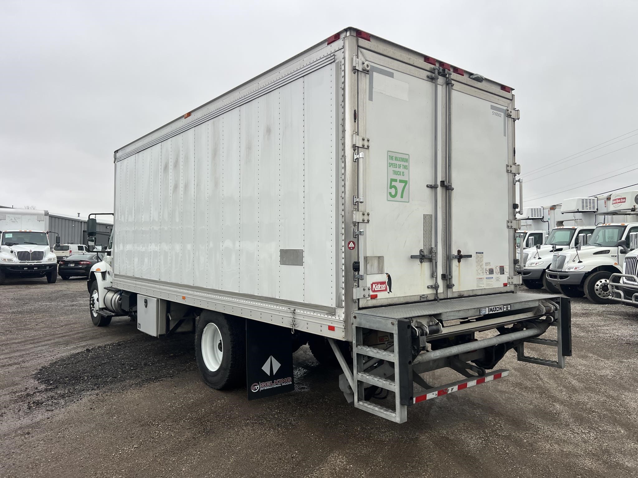 2019 INTERNATIONAL DURASTAR 4300 2019 INTERNATIONAL DURASTAR 4300 - image 4 of 6