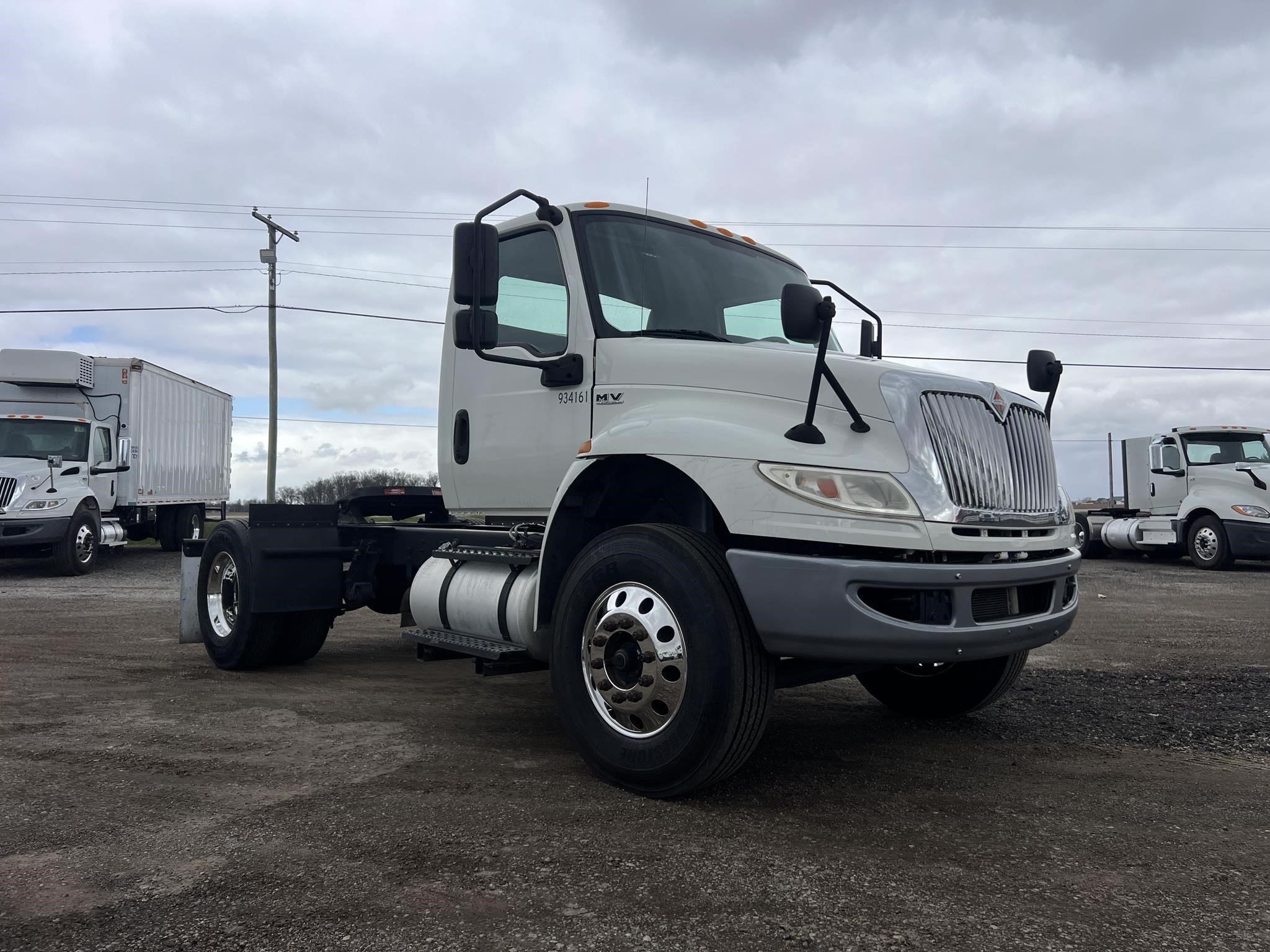 2019 INTERNATIONAL MV 2019 INTERNATIONAL MV - image 2 of 6