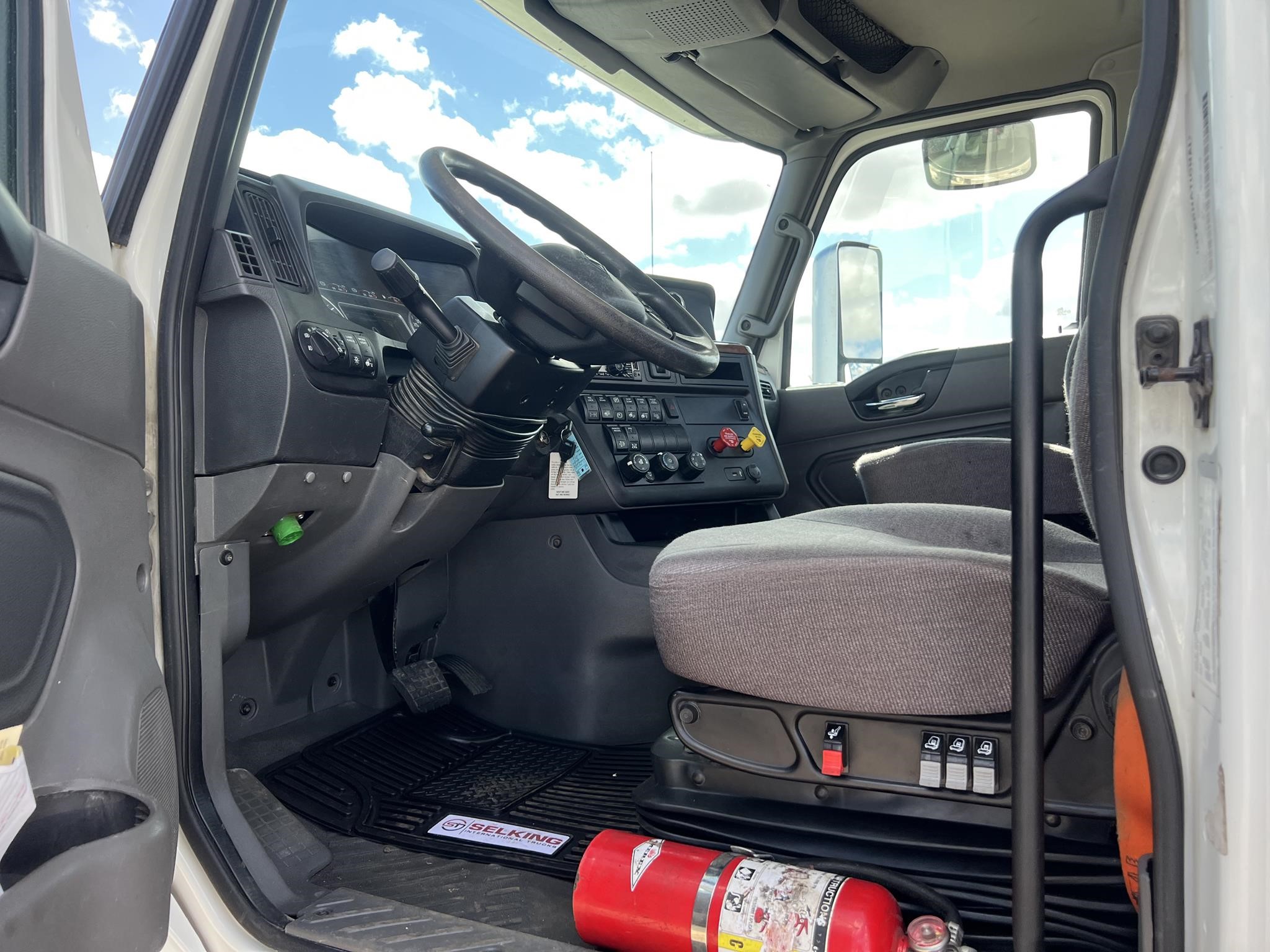 2020 INTERNATIONAL LT 2020 INTERNATIONAL LT - image 6 of 6