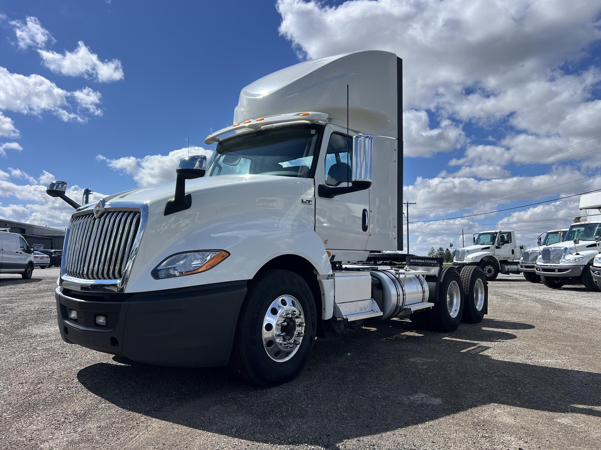 2020 INTERNATIONAL LT 2020 INTERNATIONAL LT - image 1 of 6