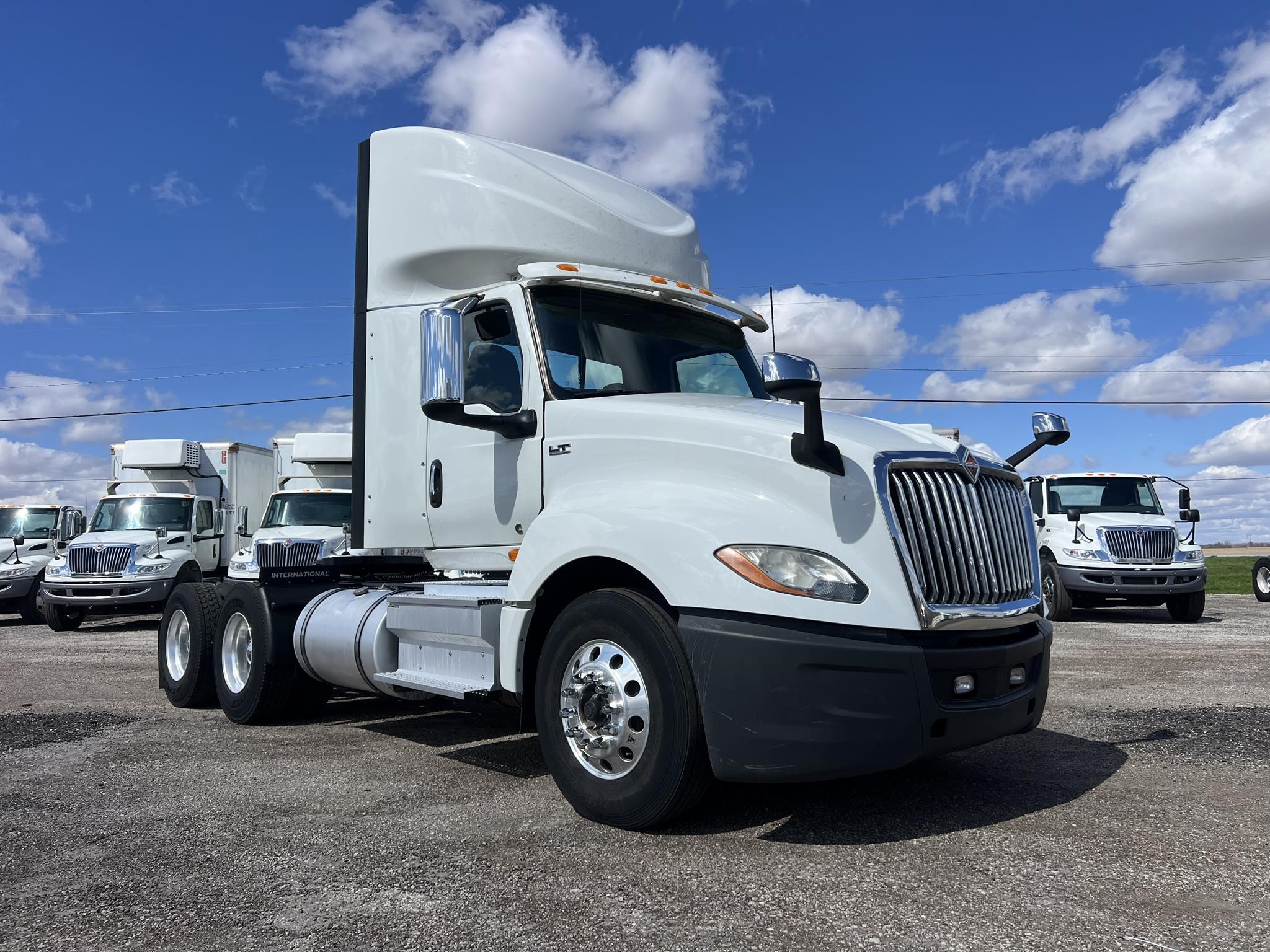 2020 INTERNATIONAL LT 2020 INTERNATIONAL LT - image 2 of 6