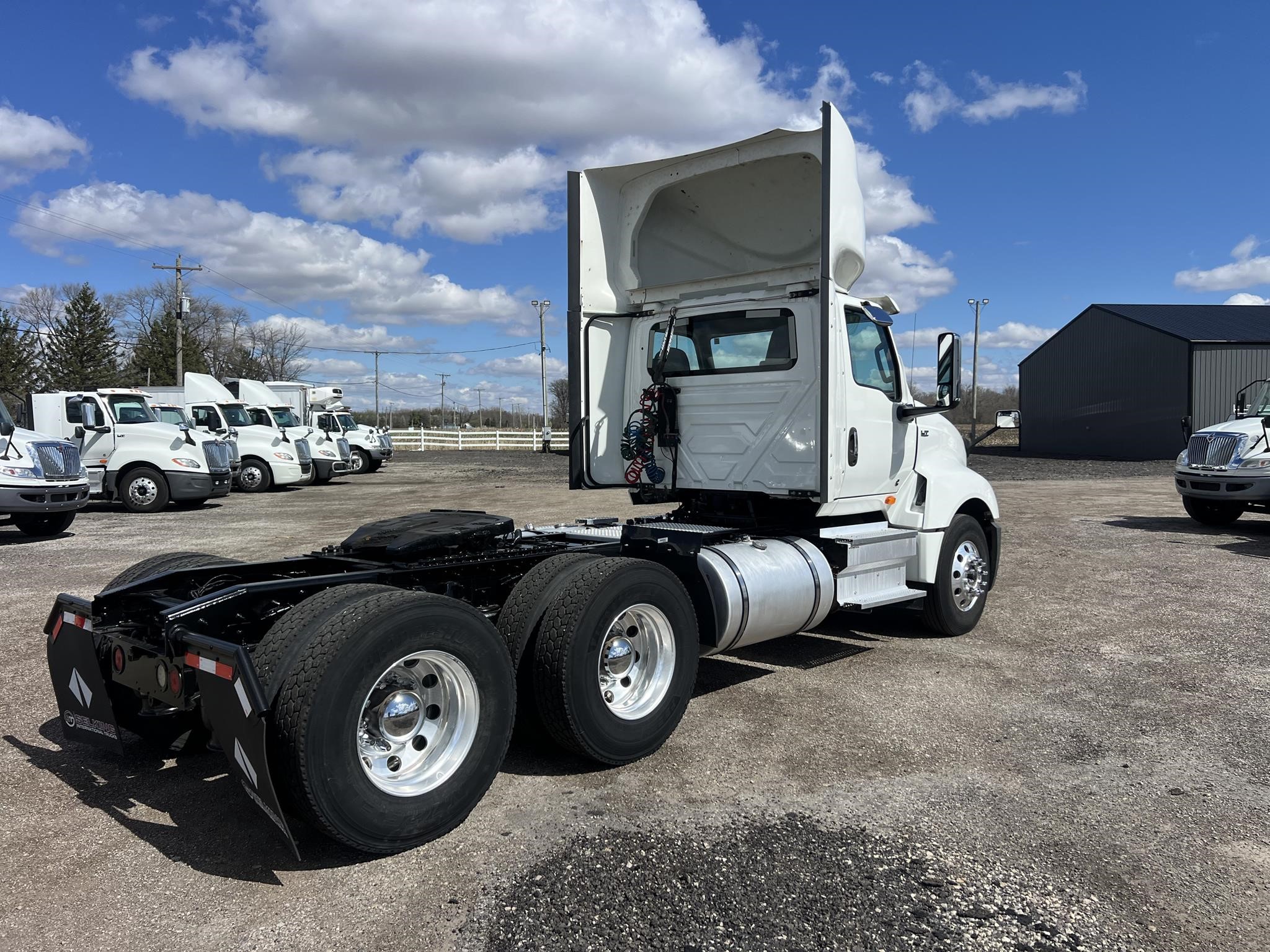 2020 INTERNATIONAL LT 2020 INTERNATIONAL LT - image 3 of 6