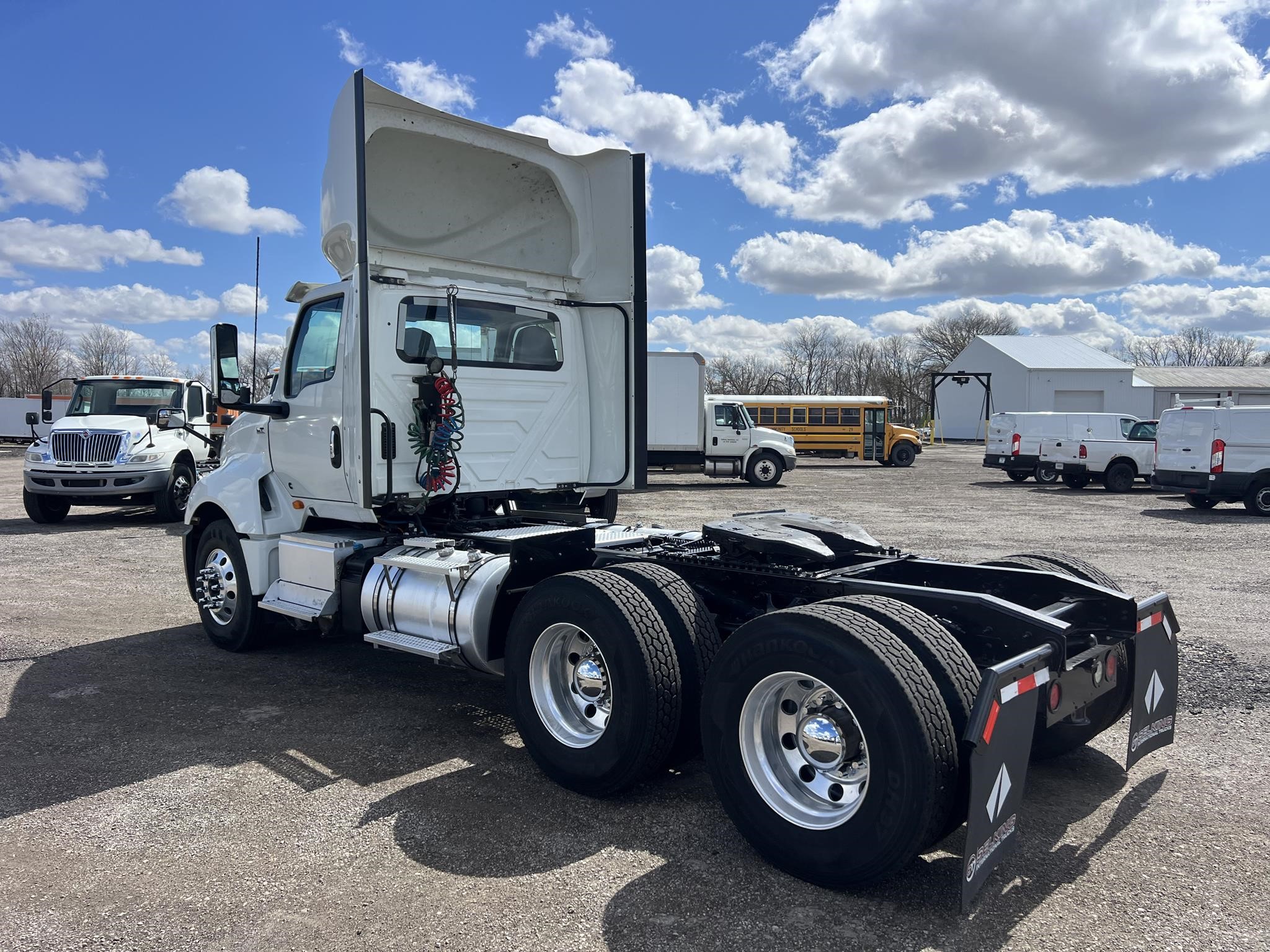 2020 INTERNATIONAL LT 2020 INTERNATIONAL LT - image 4 of 6