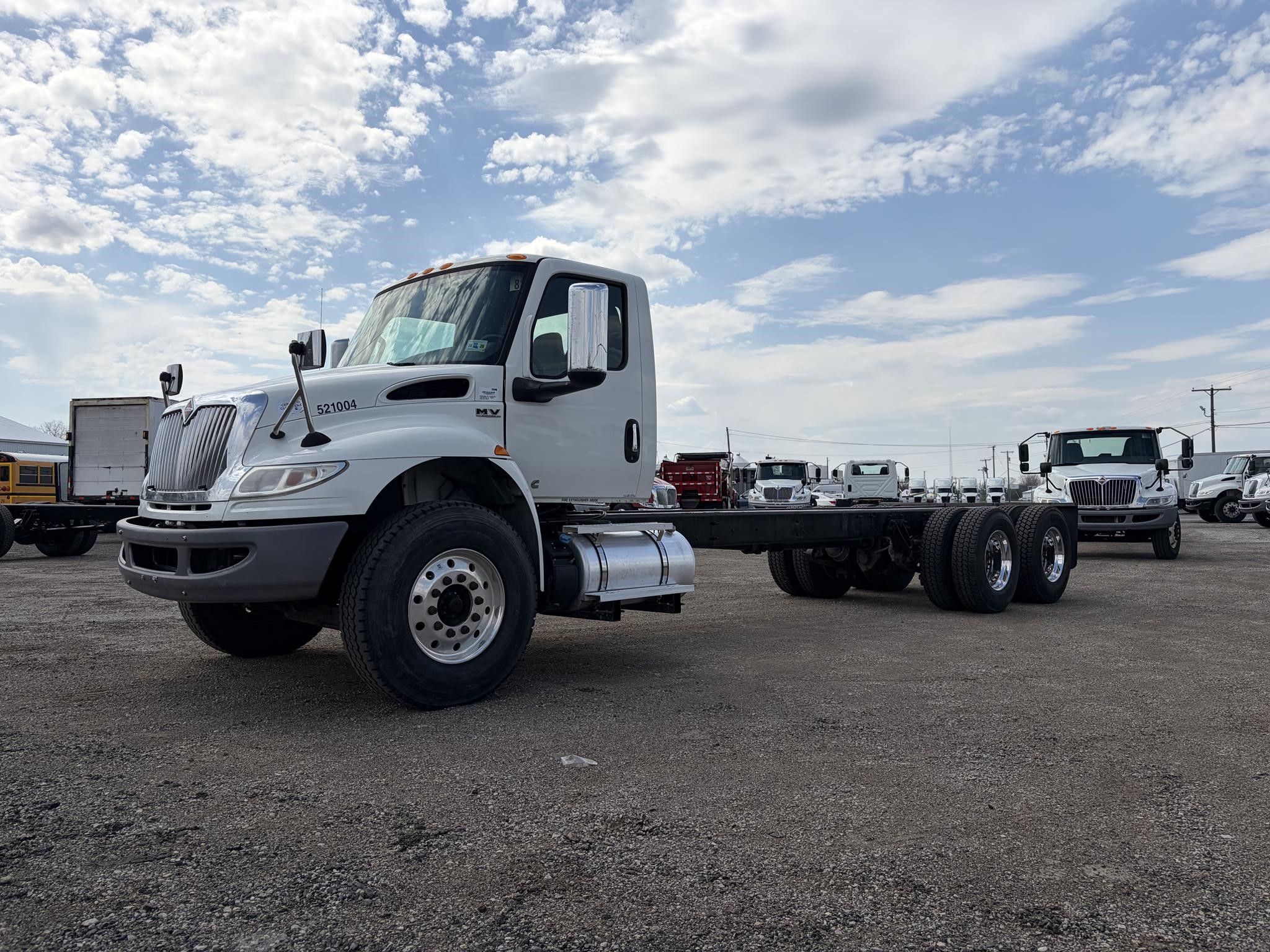 2021 INTERNATIONAL MV 2021 INTERNATIONAL MV - image 2 of 6