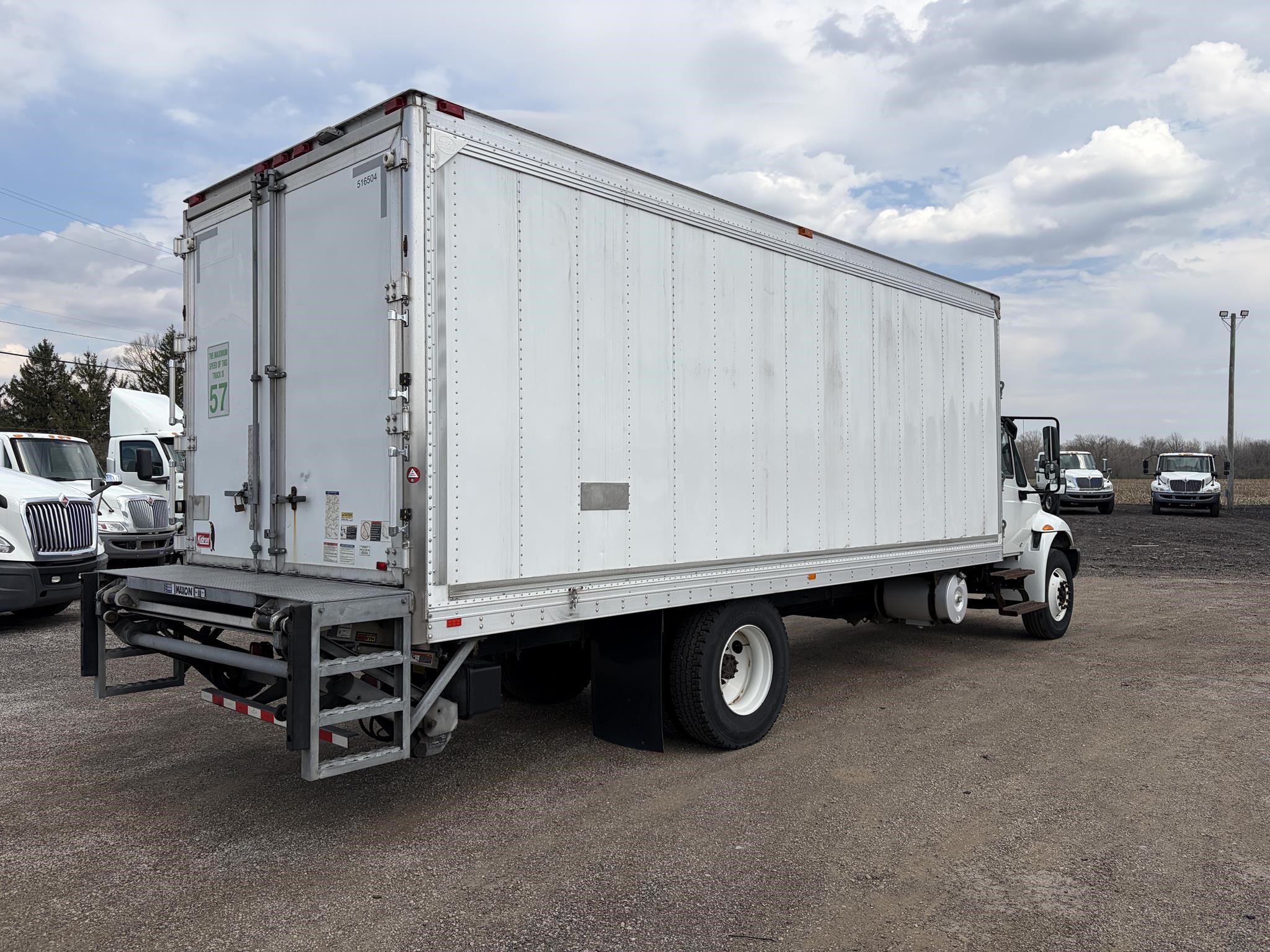 2019 INTERNATIONAL DURASTAR 4300 2019 INTERNATIONAL DURASTAR 4300 - image 4 of 6