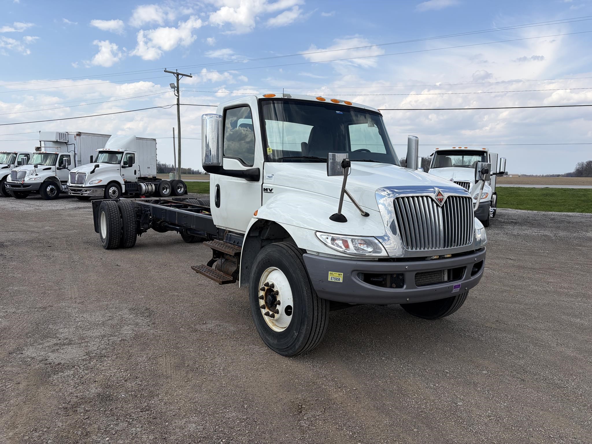 2021 INTERNATIONAL MV 2021 INTERNATIONAL MV - image 1 of 6