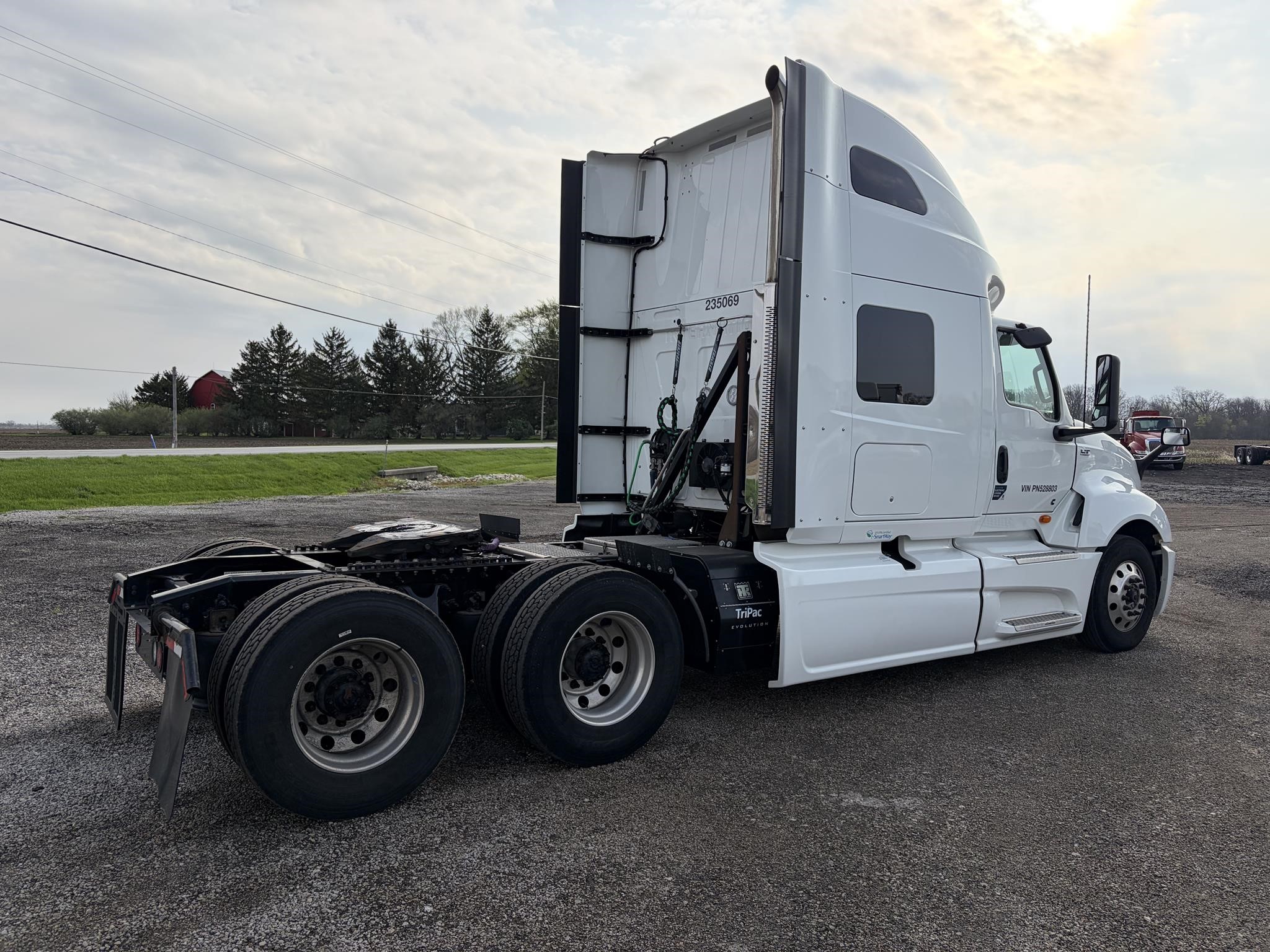 2023 INTERNATIONAL LT 2023 INTERNATIONAL LT - image 3 of 6