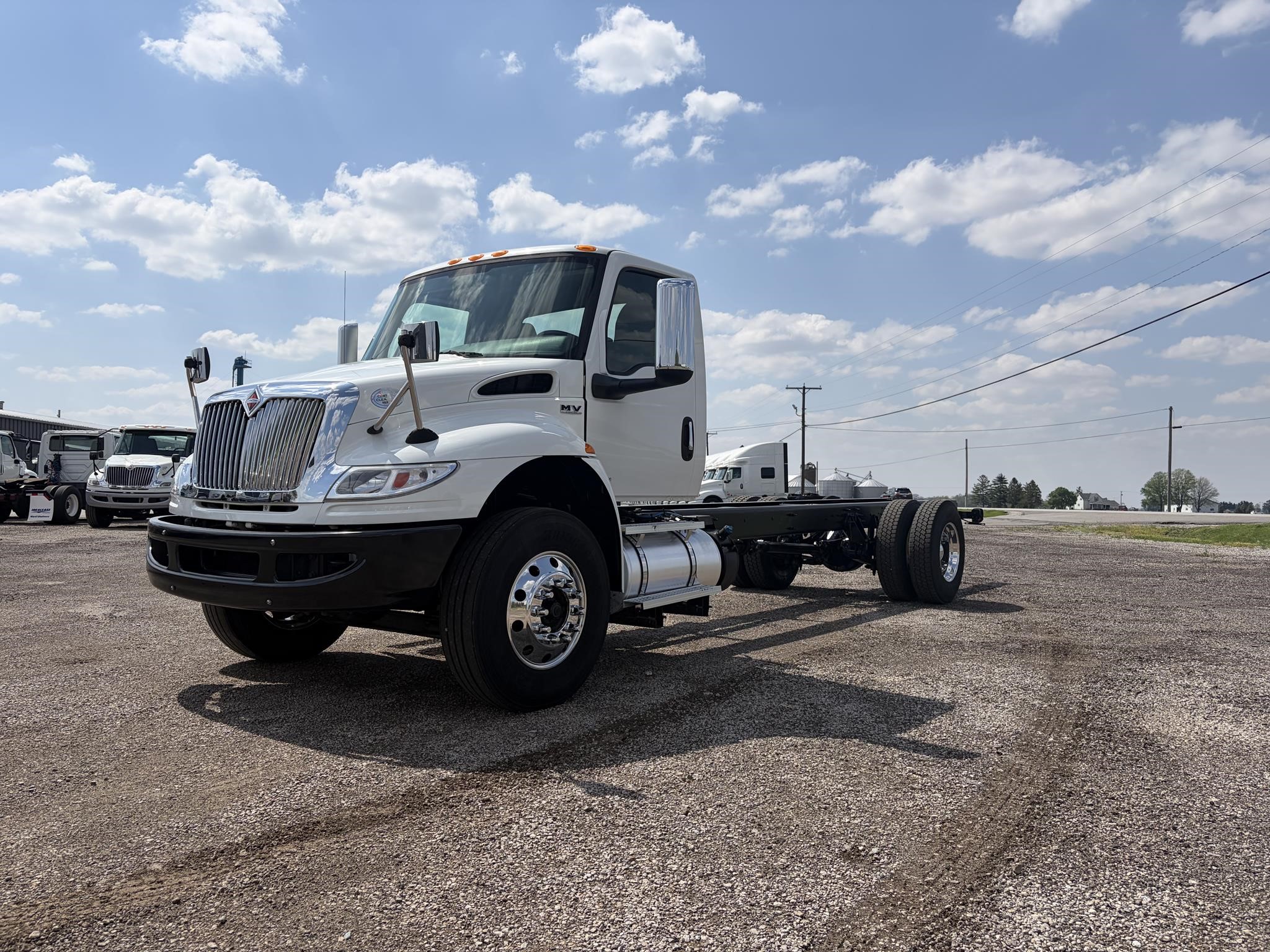 2019 INTERNATIONAL MV 2019 INTERNATIONAL MV - image 2 of 6