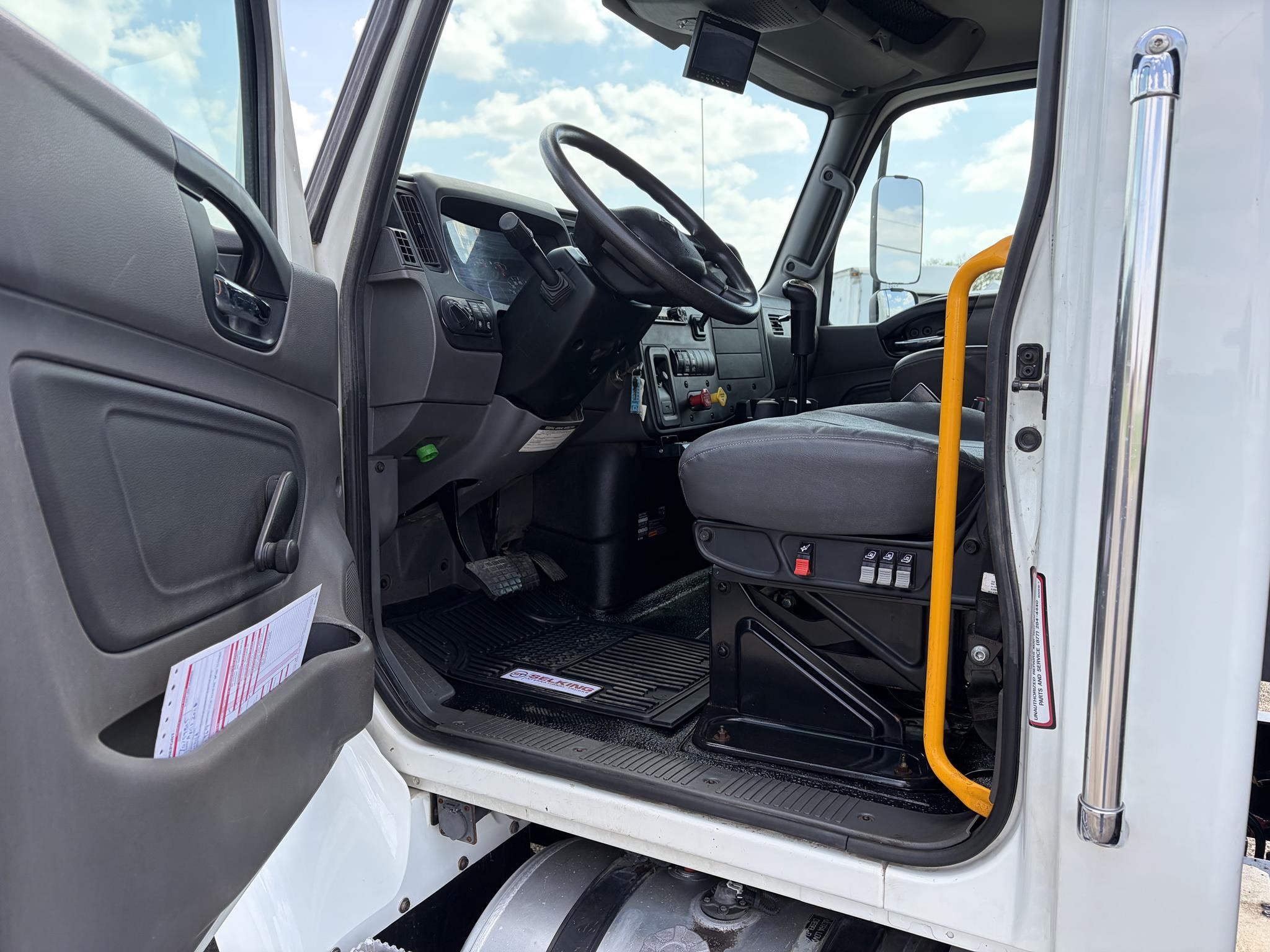 2019 INTERNATIONAL HV 2019 INTERNATIONAL HV - image 6 of 6