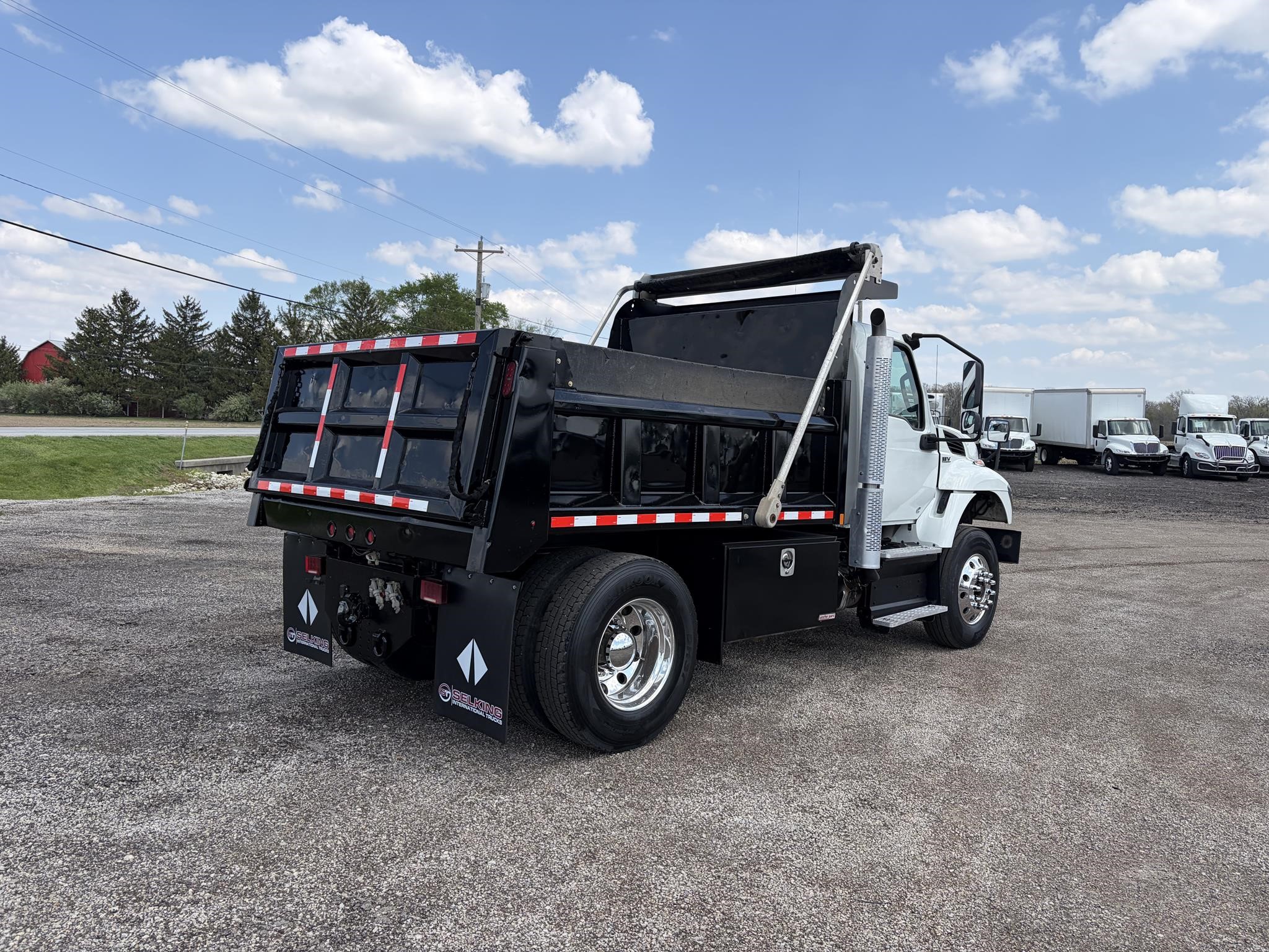 2019 INTERNATIONAL HV 2019 INTERNATIONAL HV - image 3 of 6