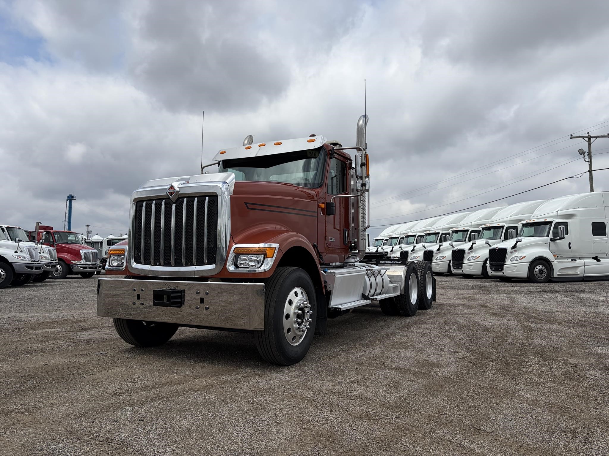 2020 INTERNATIONAL HX 2020 INTERNATIONAL HX - image 2 of 6