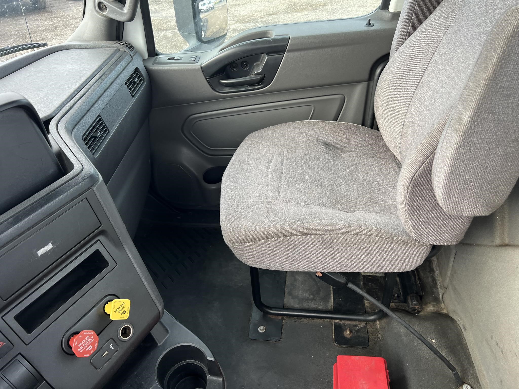 2019 INTERNATIONAL LT 11023363498 2019 INTERNATIONAL LT 11023363498