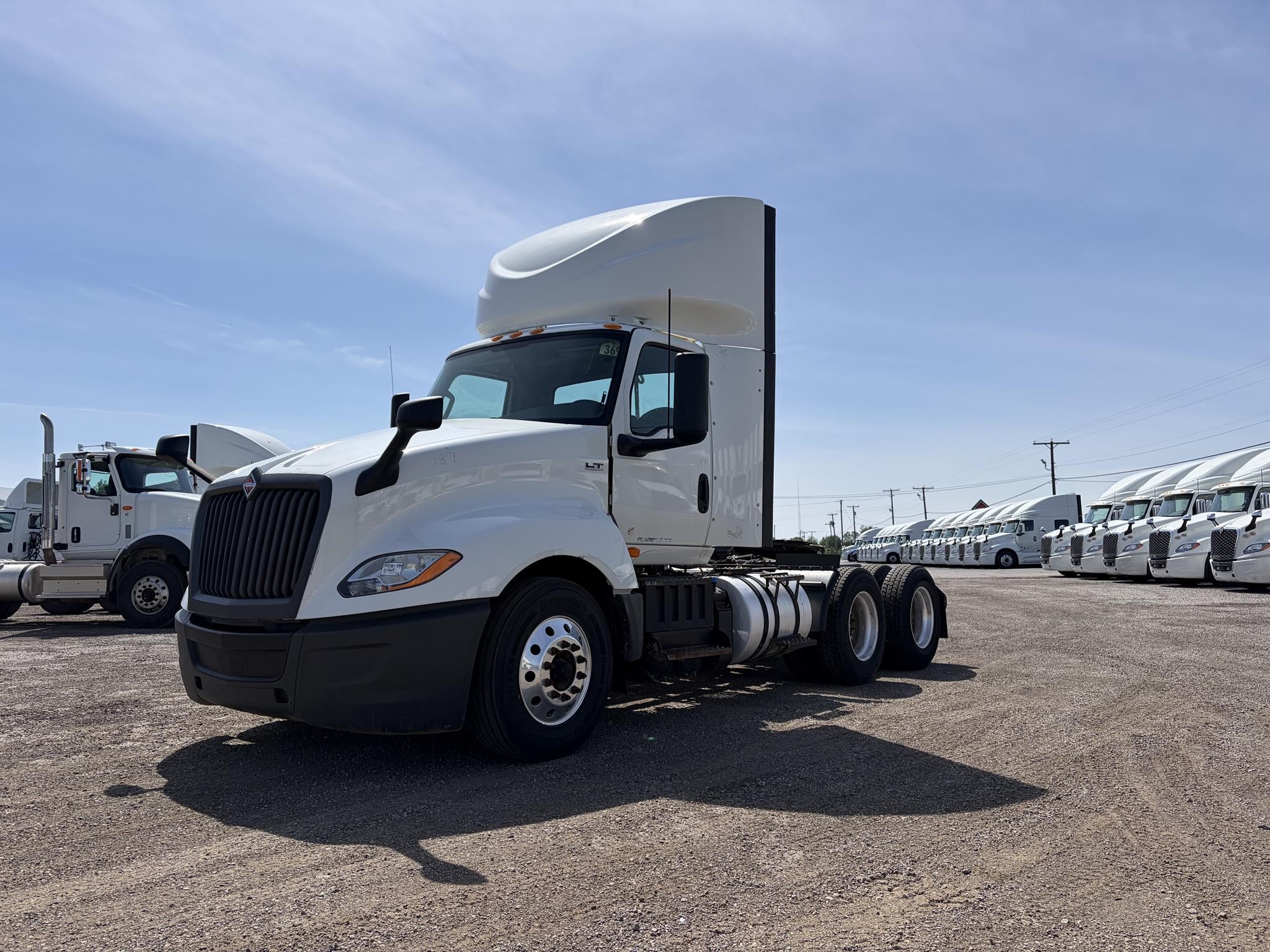 2020 INTERNATIONAL LT 2020 INTERNATIONAL LT - image 1 of 6
