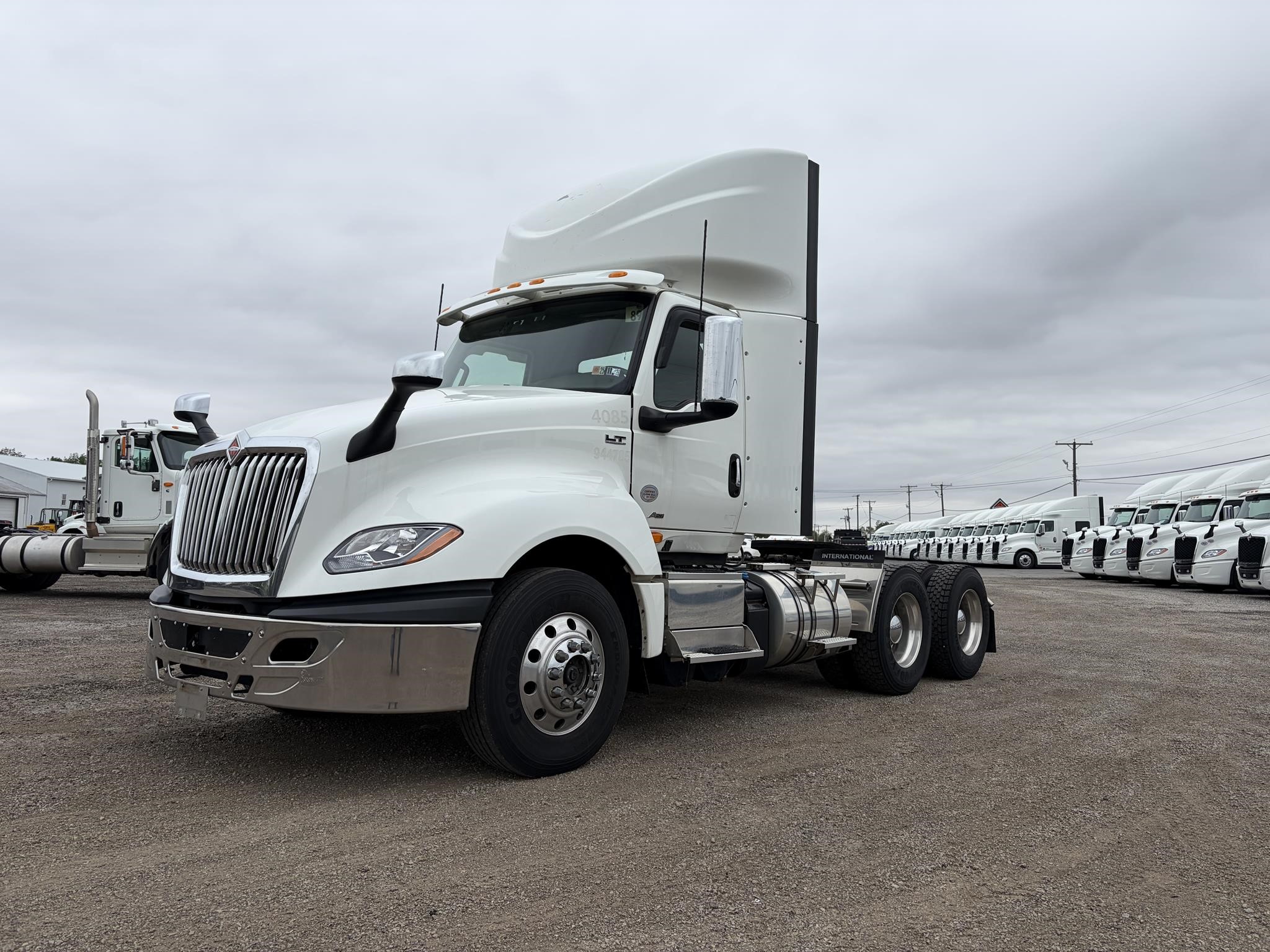 2021 INTERNATIONAL LT 2021 INTERNATIONAL LT - image 1 of 6