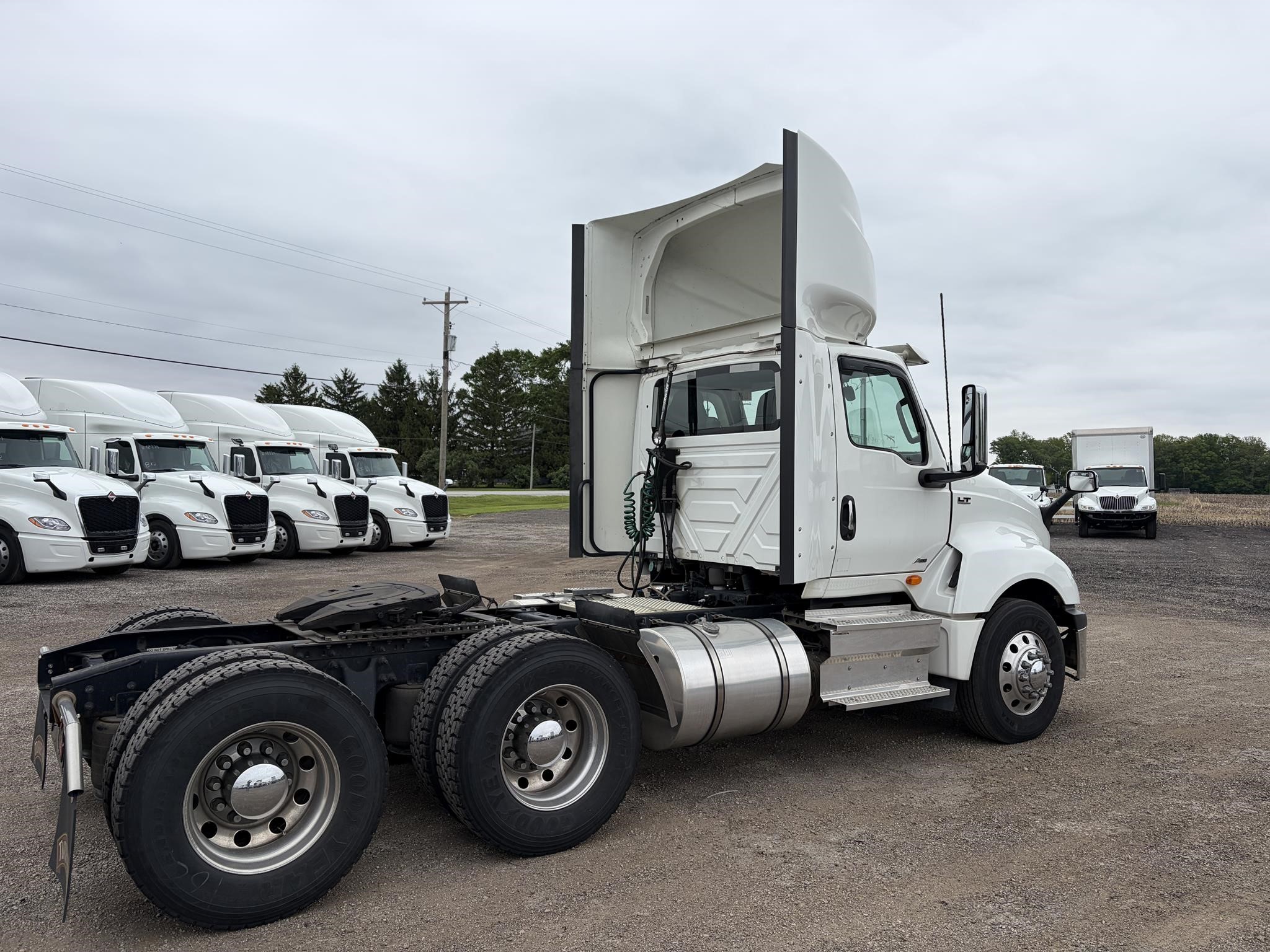 2021 INTERNATIONAL LT 2021 INTERNATIONAL LT - image 3 of 6