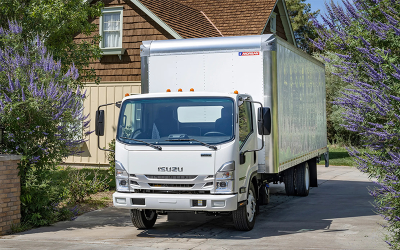 Isuzu NRR Diesel NRR_Driveway_2_LowRes Isuzu NRR Diesel NRR_Driveway_2_LowRes