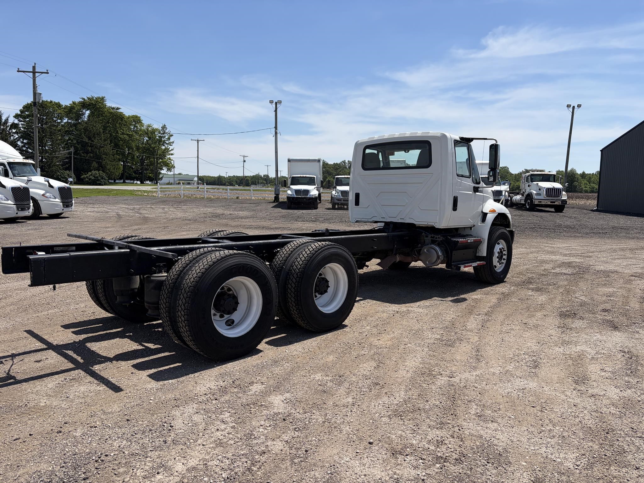 2018 INTERNATIONAL DURASTAR 4400 2018 INTERNATIONAL DURASTAR 4400 - image 3 of 6