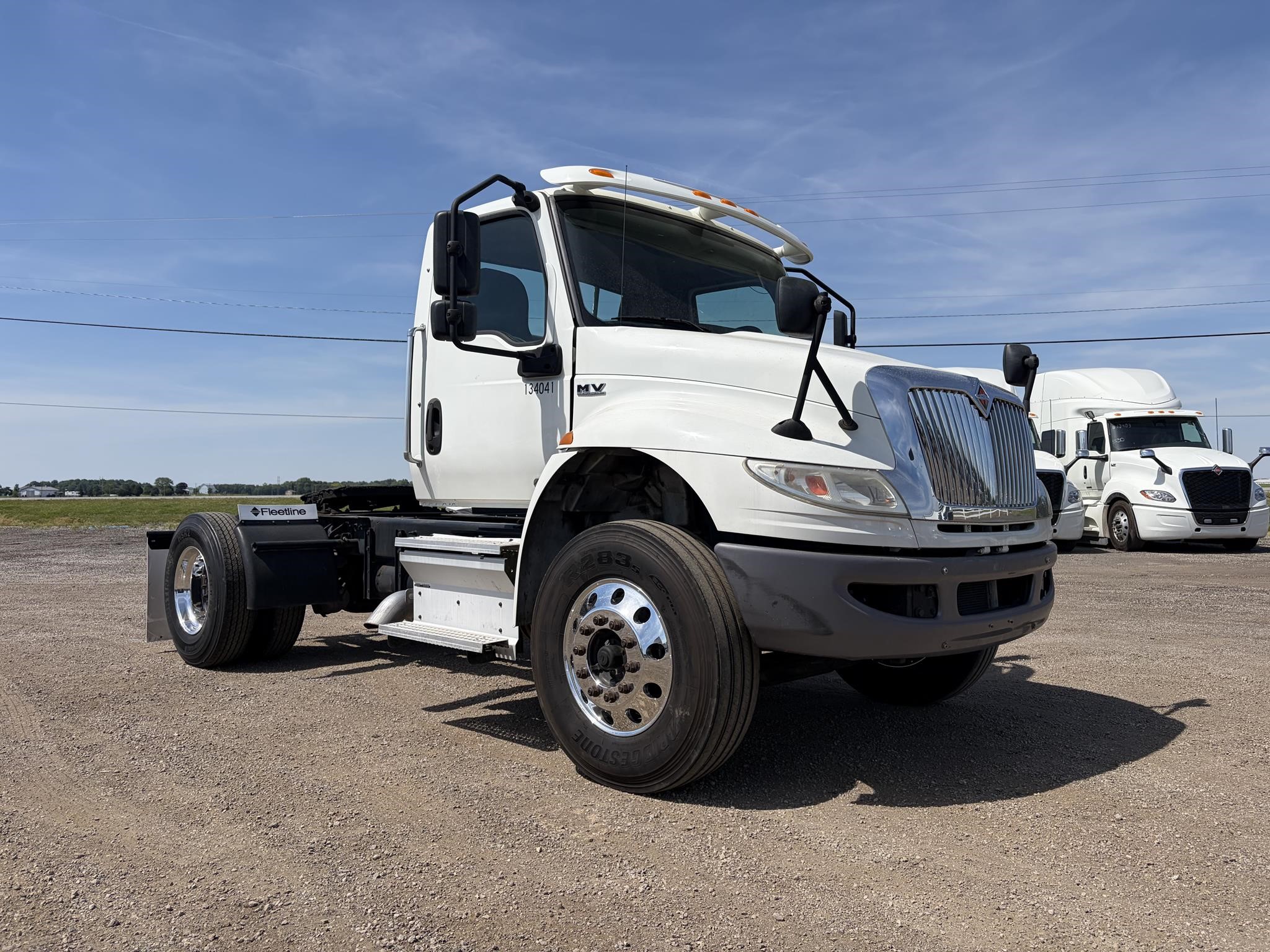 2021 INTERNATIONAL MV 2021 INTERNATIONAL MV - image 2 of 6