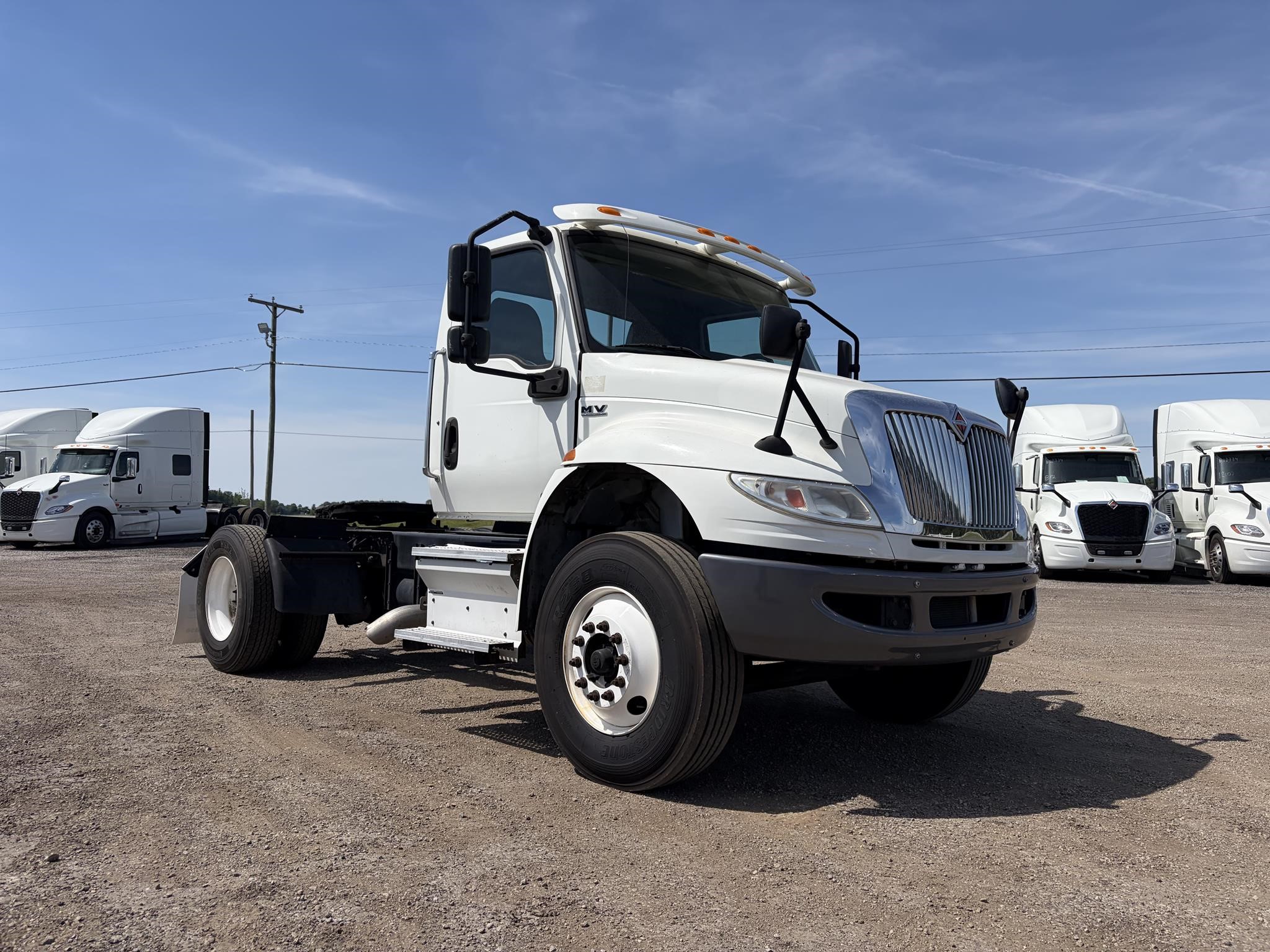 2020 INTERNATIONAL MV 2020 INTERNATIONAL MV - image 1 of 6