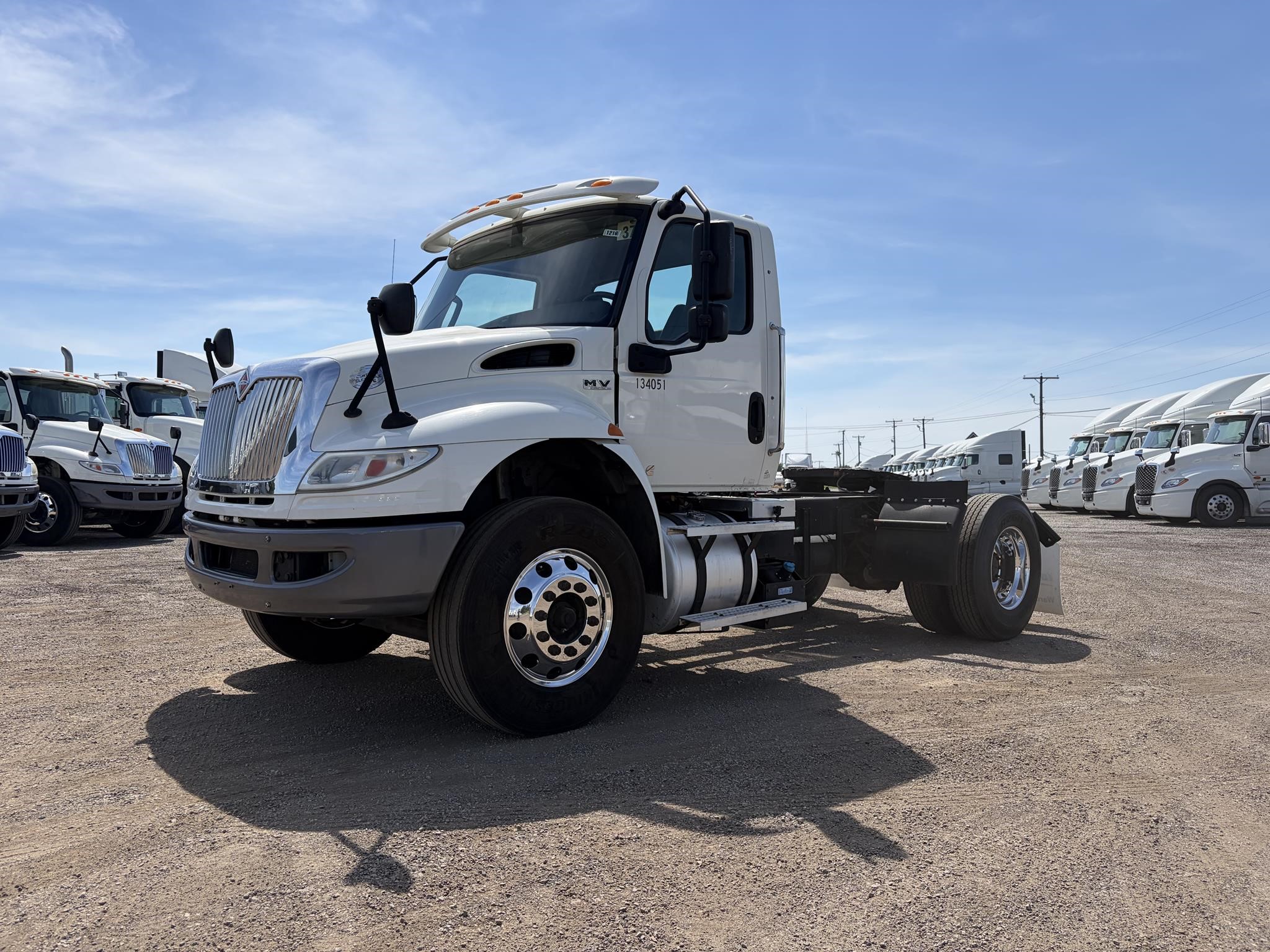 2021 INTERNATIONAL MV 2021 INTERNATIONAL MV - image 2 of 6