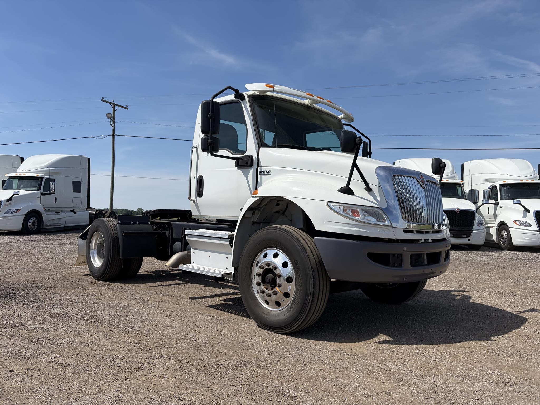 2021 INTERNATIONAL MV 2021 INTERNATIONAL MV - image 2 of 6