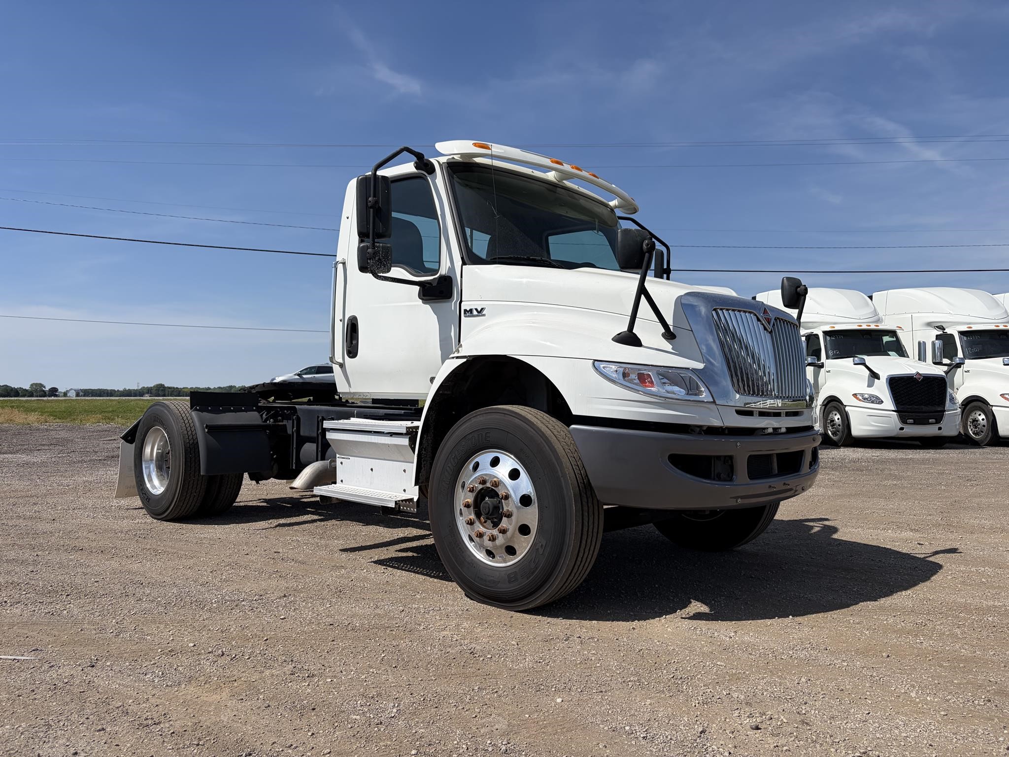 2021 INTERNATIONAL MV 2021 INTERNATIONAL MV - image 2 of 6