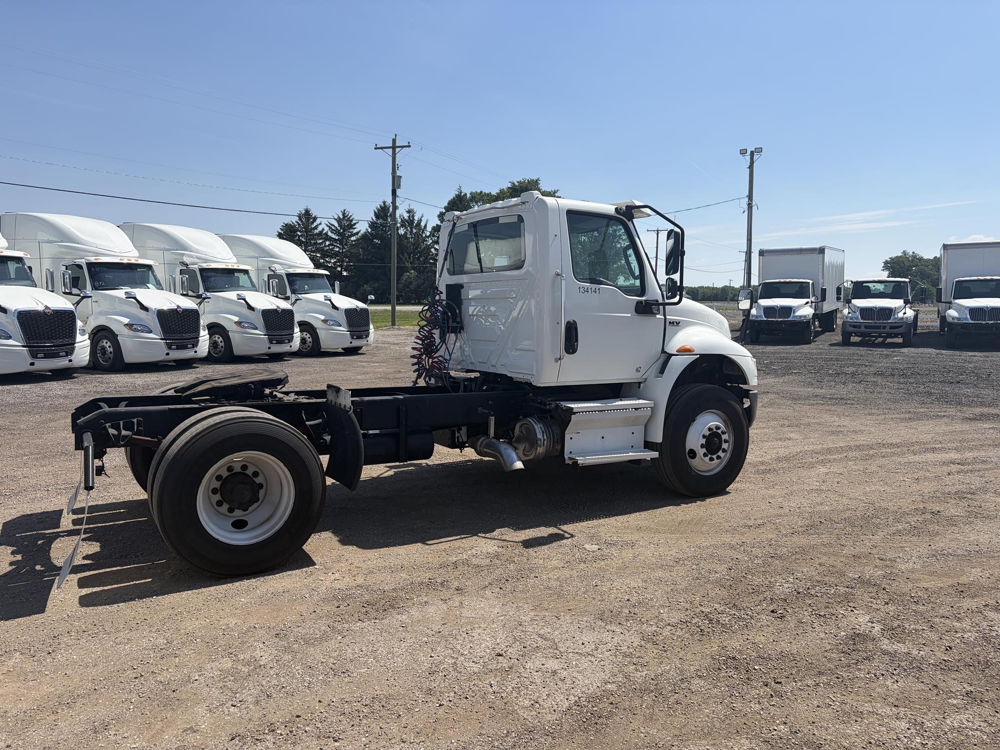 2021 INTERNATIONAL MV 2021 INTERNATIONAL MV - image 3 of 6