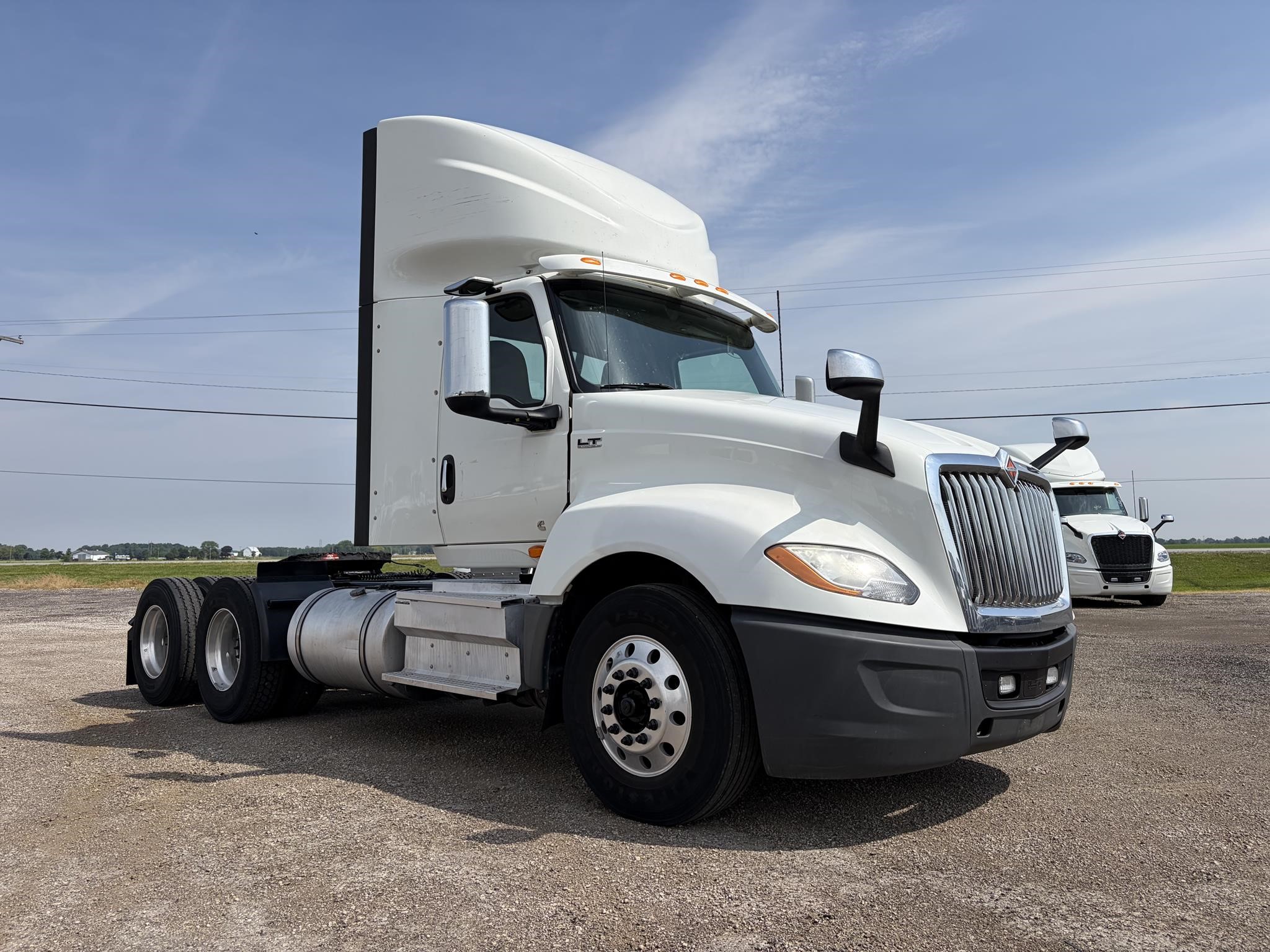 2020 INTERNATIONAL LT 2020 INTERNATIONAL LT - image 2 of 6