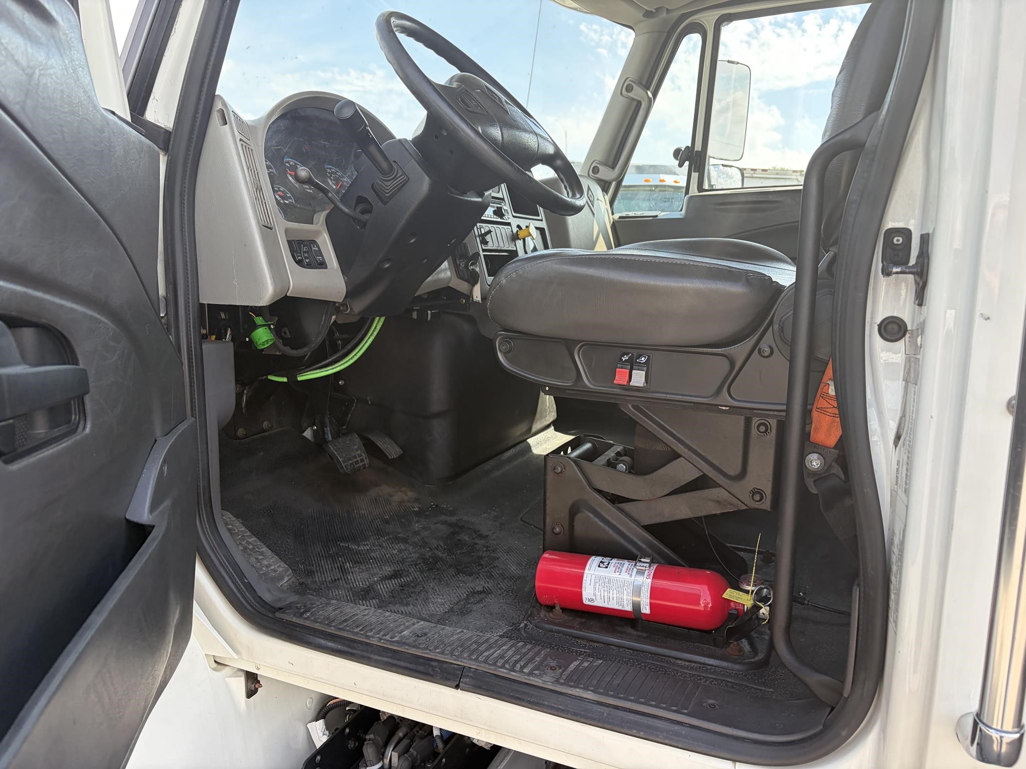 2018 INTERNATIONAL DURASTAR 4300 2018 INTERNATIONAL DURASTAR 4300 - image 6 of 6