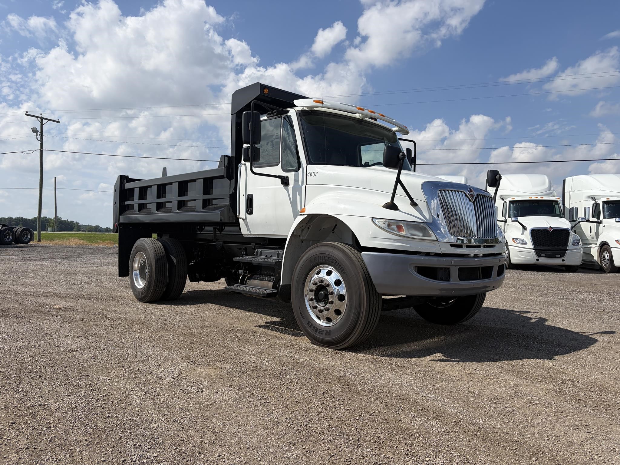 2018 INTERNATIONAL DURASTAR 4300 2018 INTERNATIONAL DURASTAR 4300 - image 2 of 6