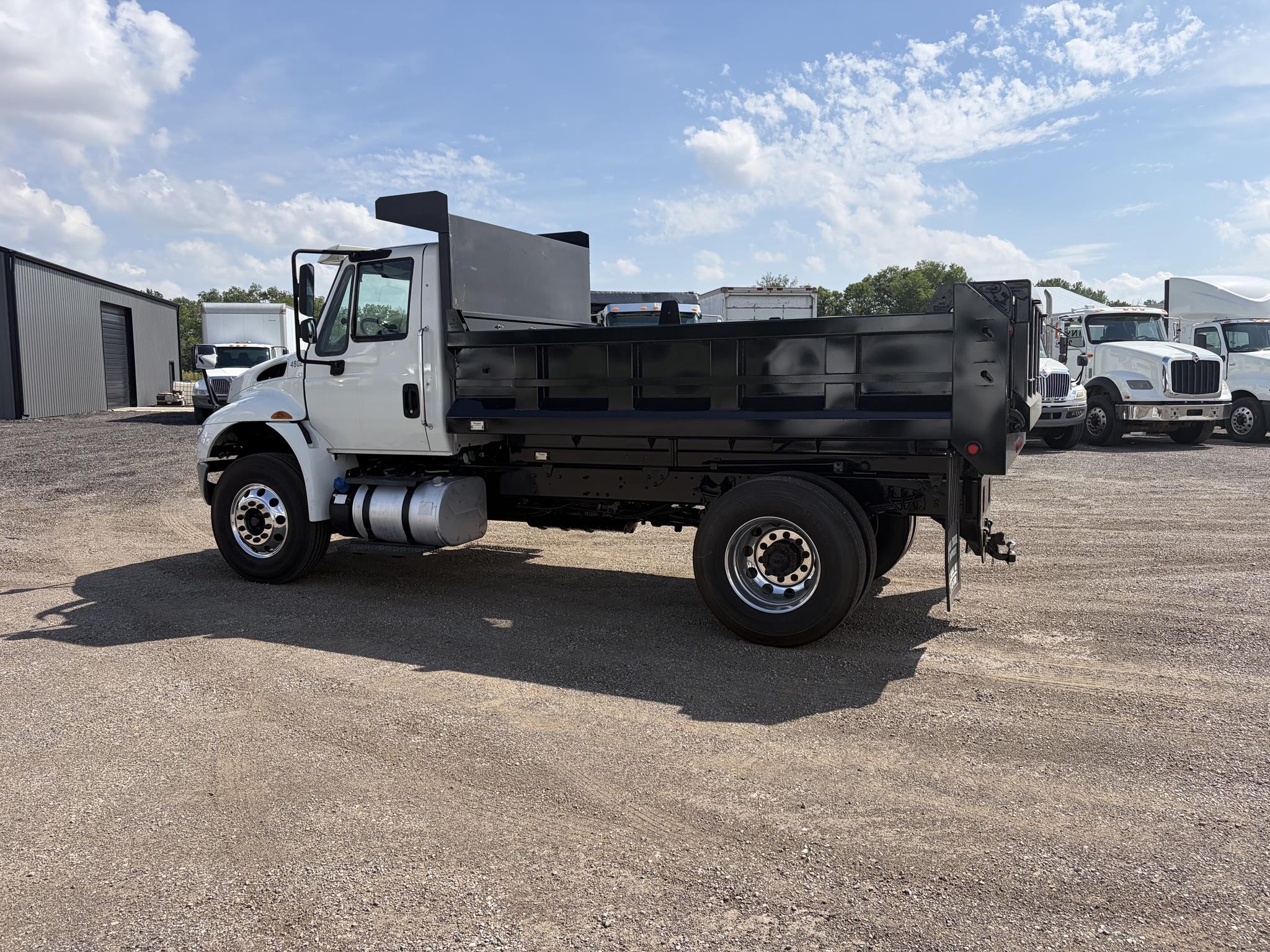 2018 INTERNATIONAL DURASTAR 4300 2018 INTERNATIONAL DURASTAR 4300 - image 4 of 6
