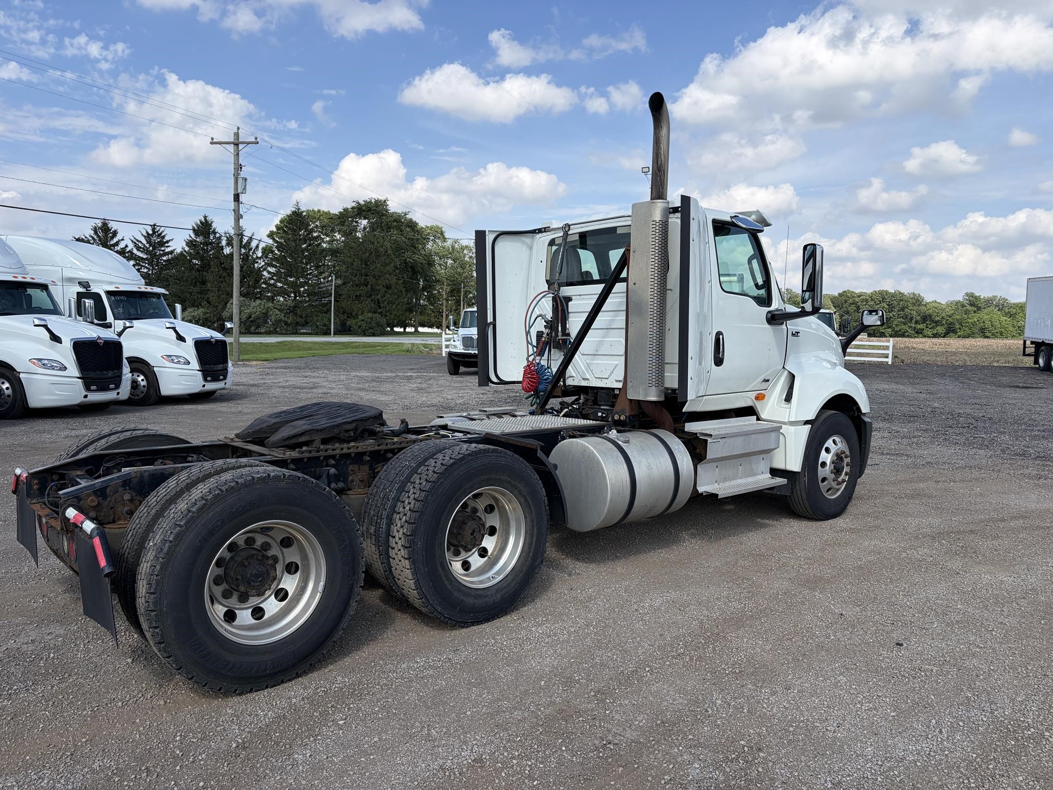 2019 INTERNATIONAL LT 2019 INTERNATIONAL LT - image 3 of 6