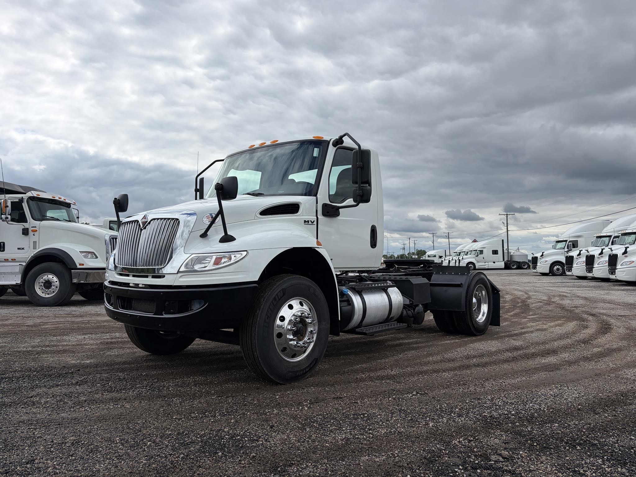 2021 INTERNATIONAL MV 2021 INTERNATIONAL MV - image 1 of 6