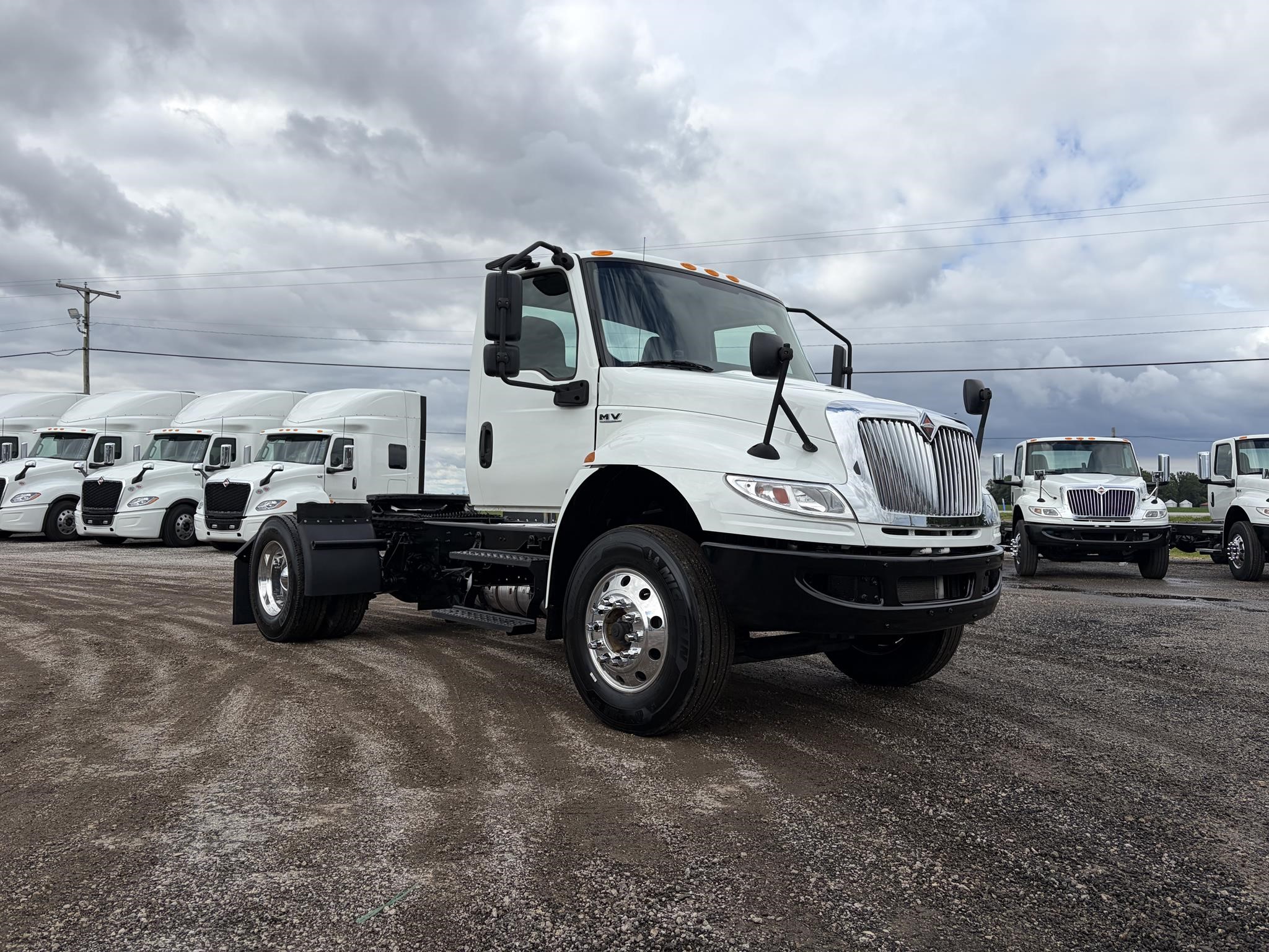 2021 INTERNATIONAL MV 2021 INTERNATIONAL MV - image 2 of 6
