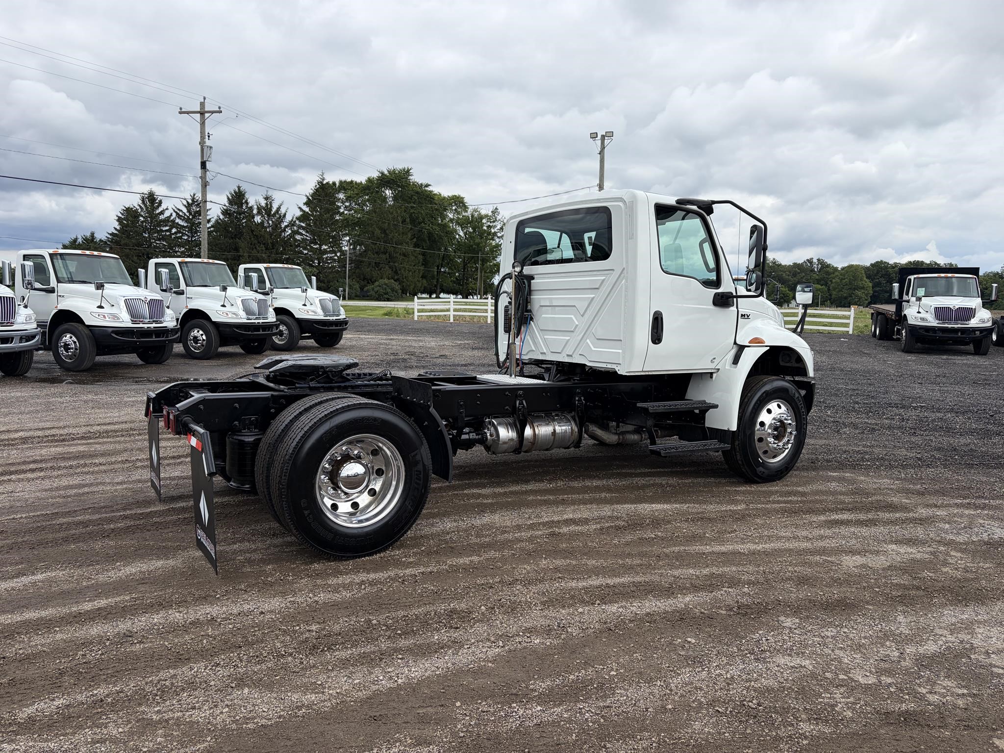 2021 INTERNATIONAL MV 2021 INTERNATIONAL MV - image 3 of 6