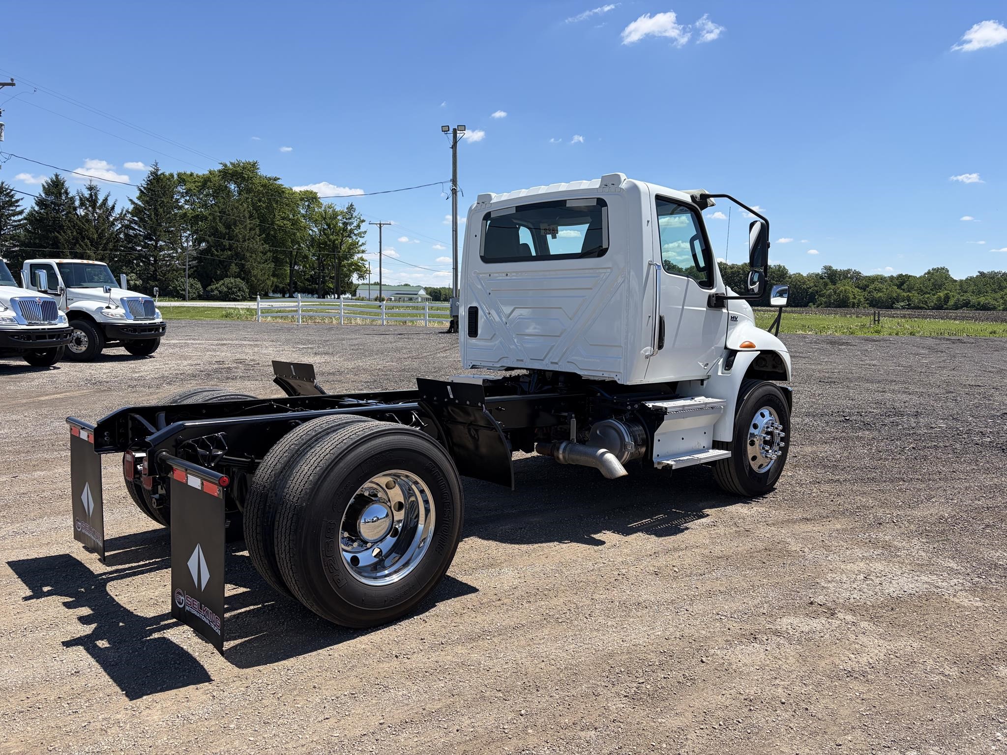 2021 INTERNATIONAL MV 2021 INTERNATIONAL MV - image 3 of 6
