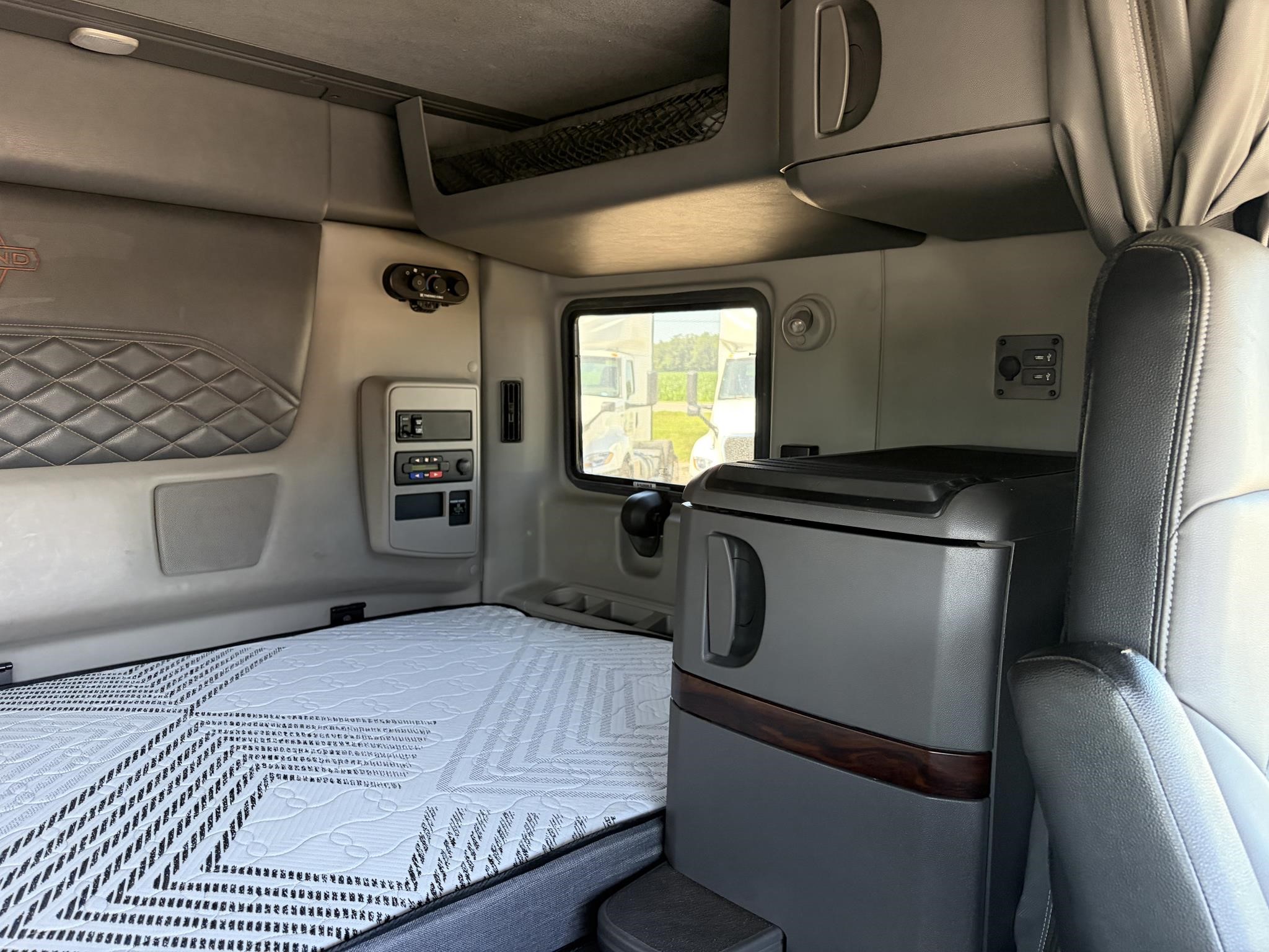 2023 INTERNATIONAL LT 11035870111 2023 INTERNATIONAL LT 11035870111