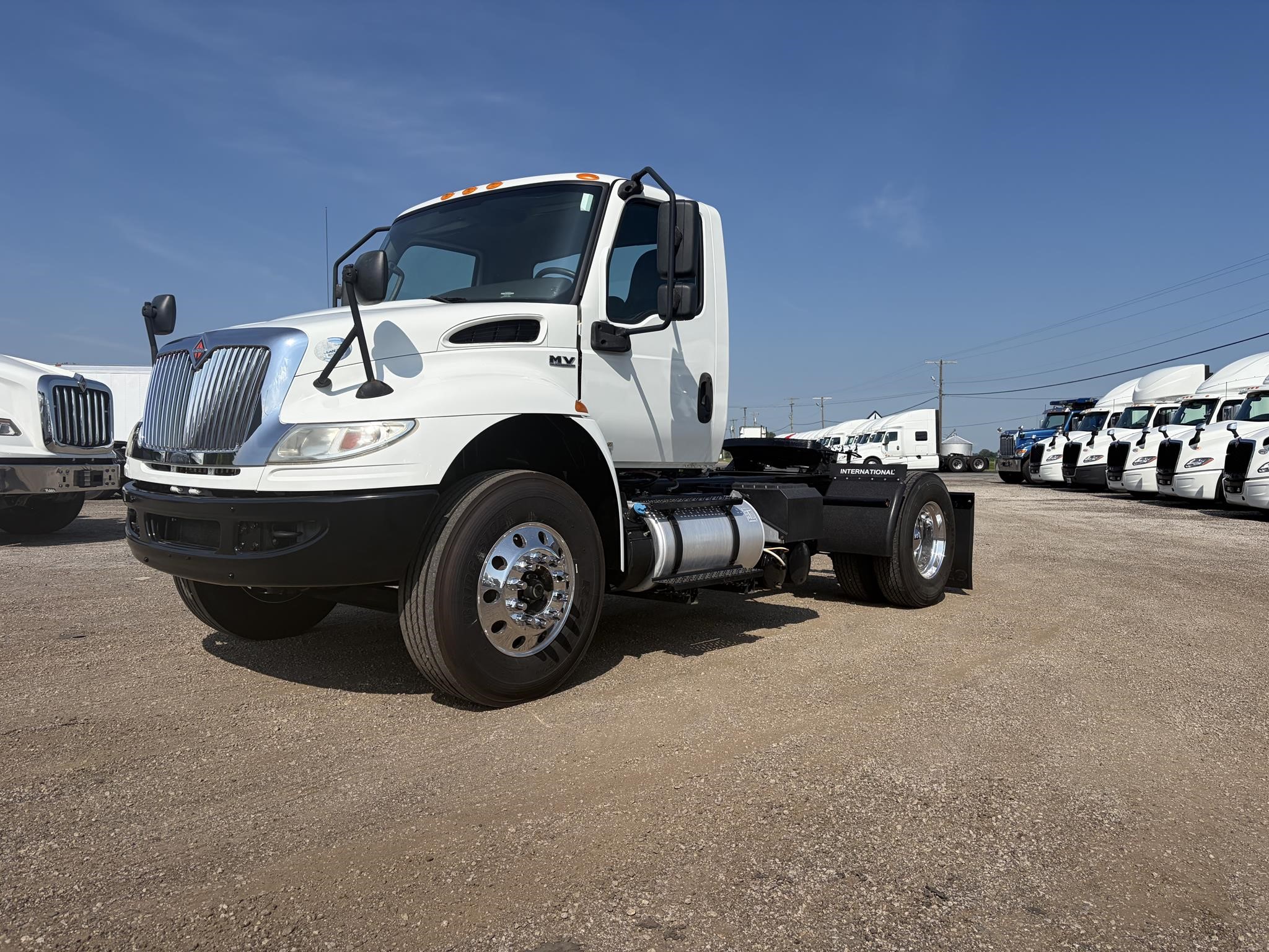 2019 INTERNATIONAL MV 2019 INTERNATIONAL MV - image 1 of 6