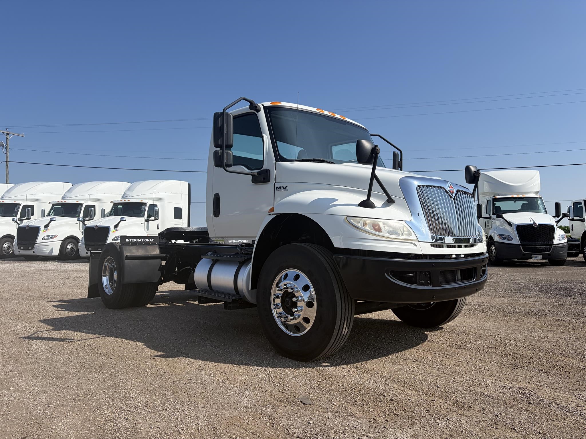 2019 INTERNATIONAL MV 2019 INTERNATIONAL MV - image 2 of 6
