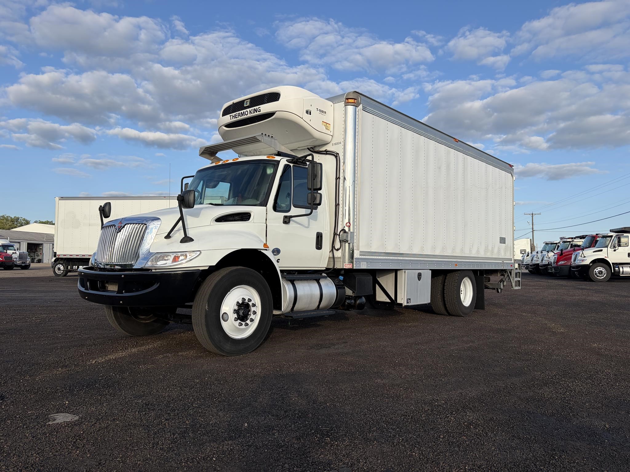 2019 INTERNATIONAL DURASTAR 4300 2019 INTERNATIONAL DURASTAR 4300 - image 1 of 6