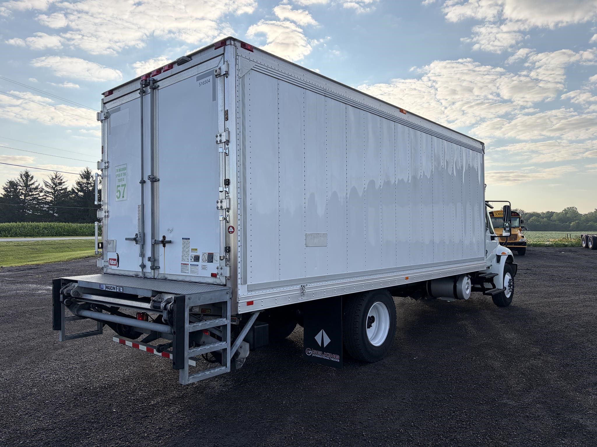 2019 INTERNATIONAL DURASTAR 4300 2019 INTERNATIONAL DURASTAR 4300 - image 3 of 6