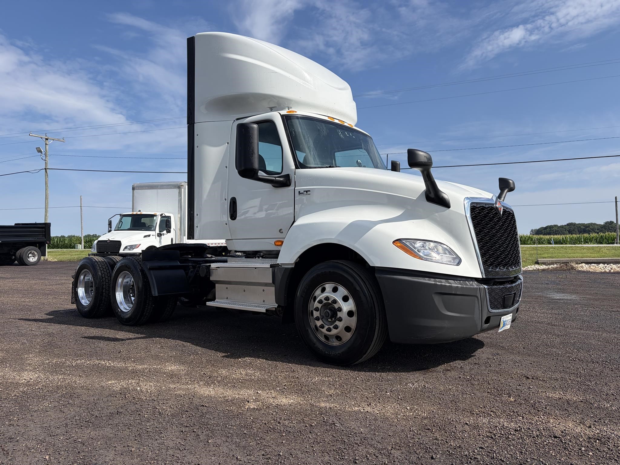 2025 INTERNATIONAL LT 2025 INTERNATIONAL LT - image 2 of 6