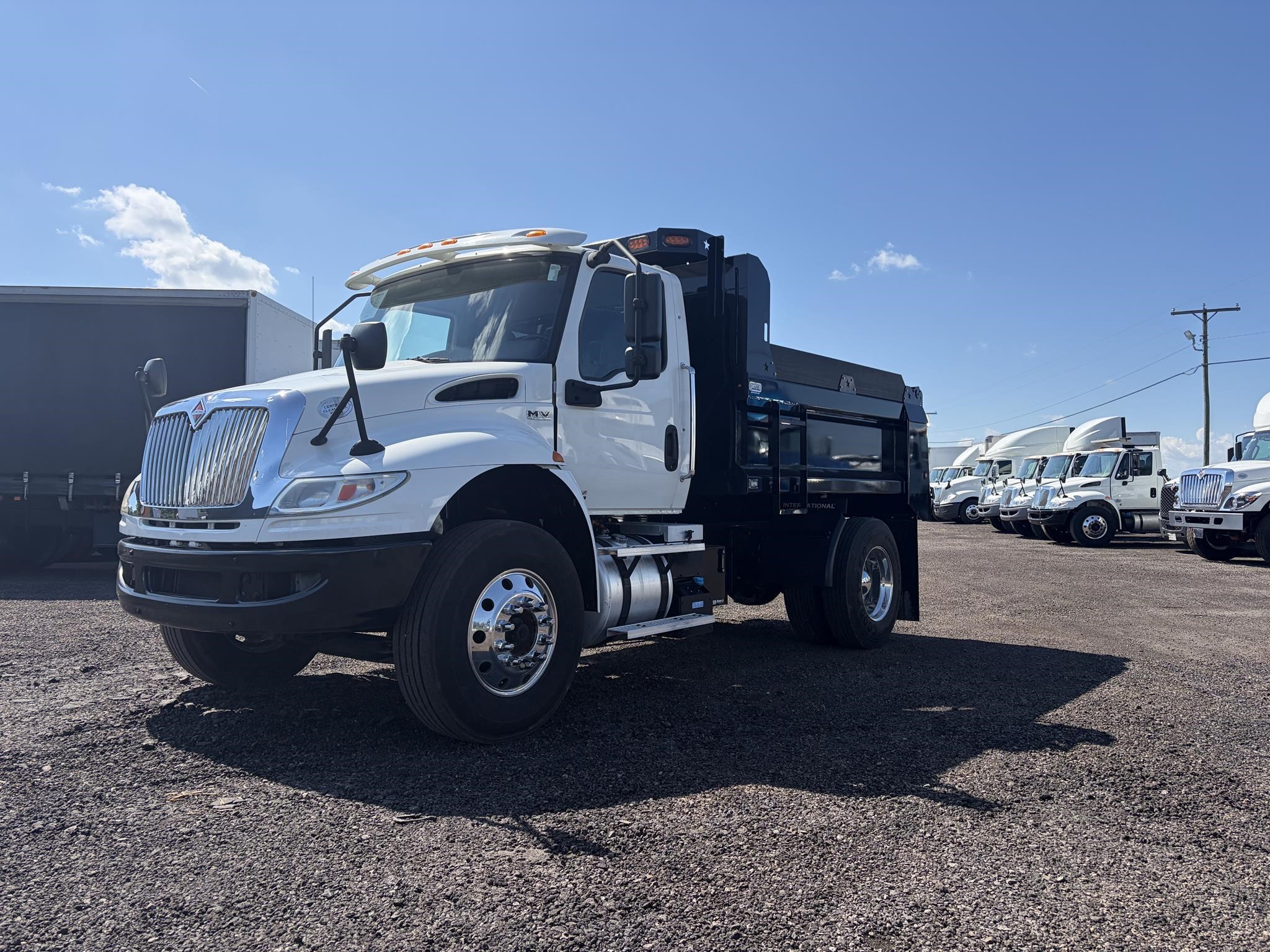2021 INTERNATIONAL MV 2021 INTERNATIONAL MV - image 1 of 6