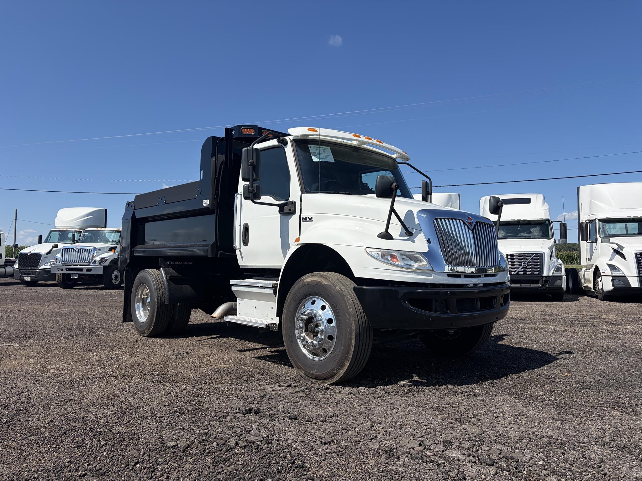 2021 INTERNATIONAL MV 2021 INTERNATIONAL MV - image 2 of 6