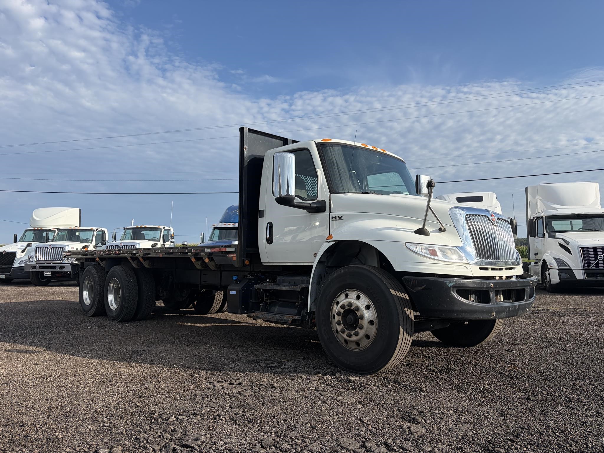 2020 INTERNATIONAL MV 2020 INTERNATIONAL MV - image 2 of 6