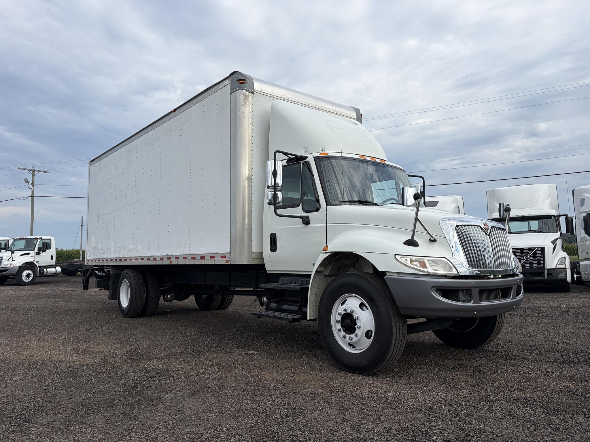 2018 INTERNATIONAL DURASTAR 4300 2018 INTERNATIONAL DURASTAR 4300 - image 1 of 6