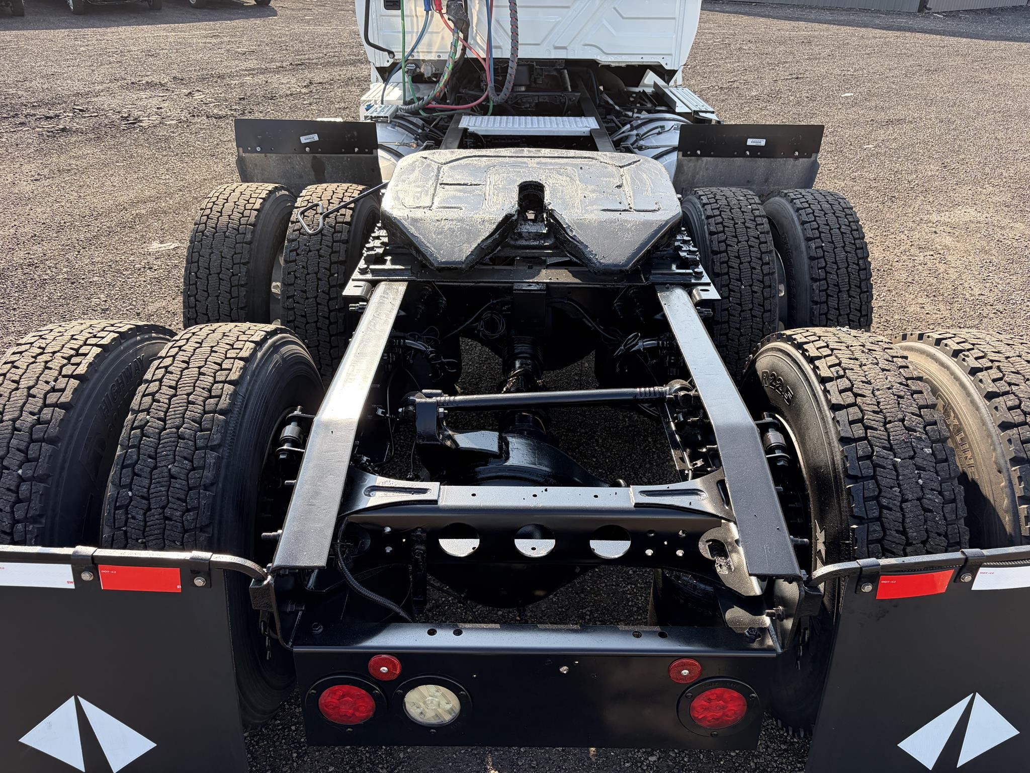 2019 INTERNATIONAL LT 2019 INTERNATIONAL LT - image 5 of 6