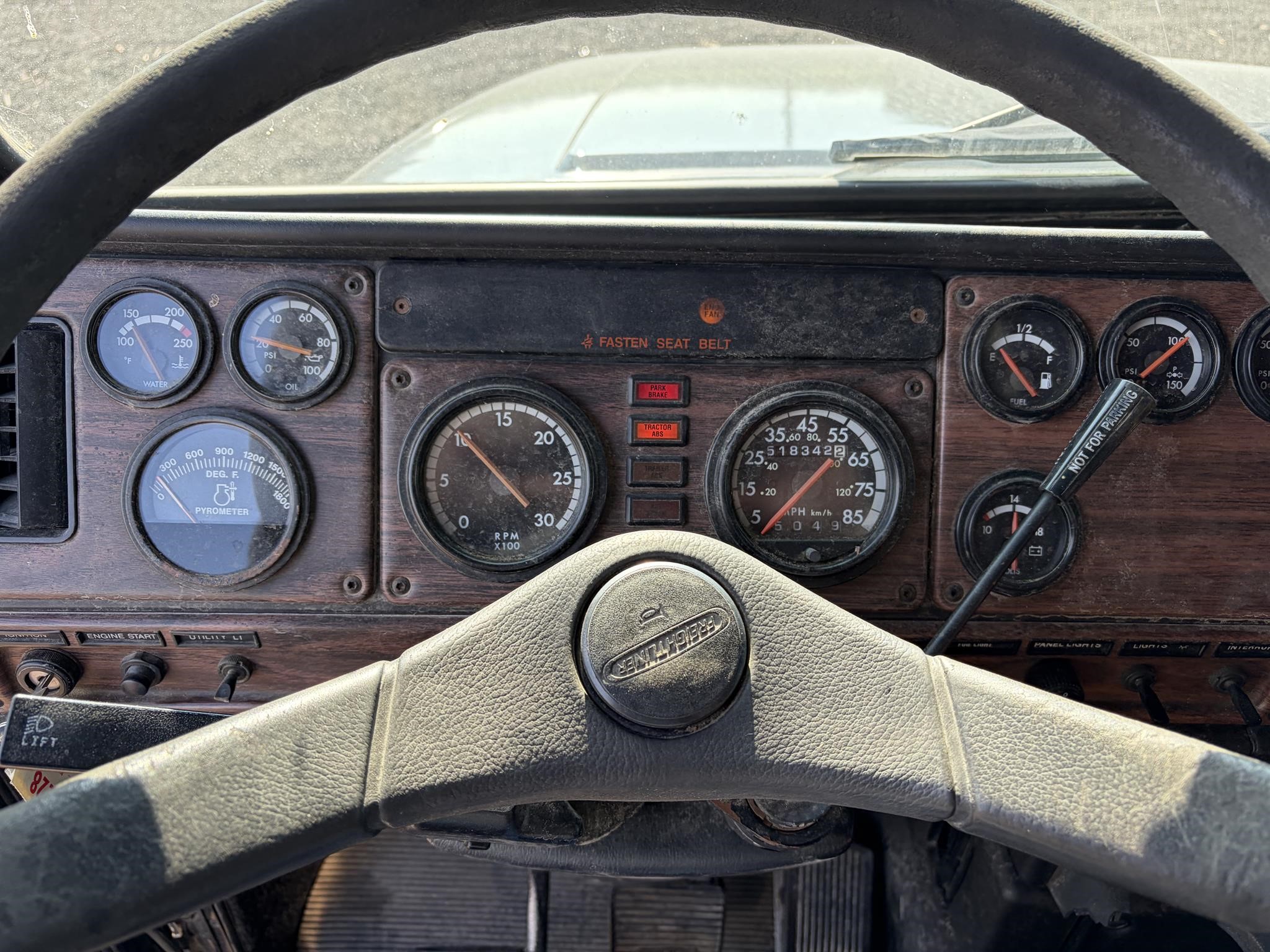 1999 FREIGHTLINER FLD112 11043982033 1999 FREIGHTLINER FLD112 11043982033
